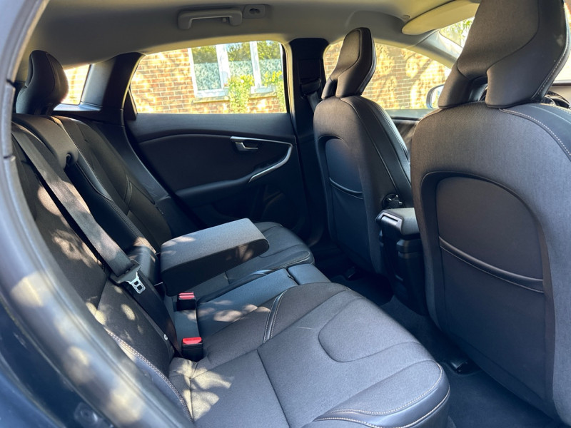 Volvo V40 CROSS COUNTRY D3 150CH PRO GEARTRONIC // 93.000KM // 2018 // GPS // LED