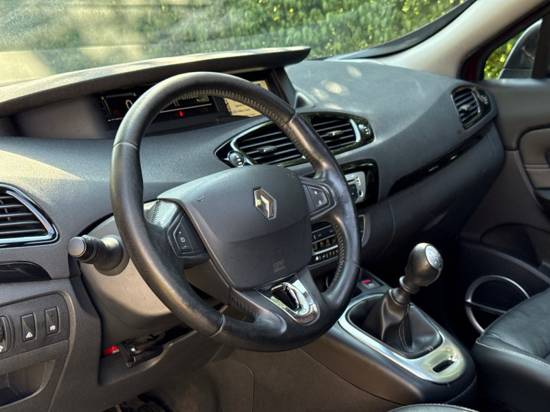 Renault GRAND SCENIC III 1.5 DCI 110CH BOSE 7 PLACES // TOIT OUVRANT // GPS // CAMERA
