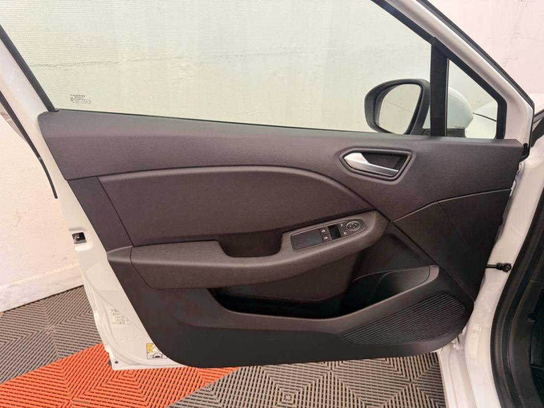 Renault Clio V Business E-Tech hybride 140 -21N
