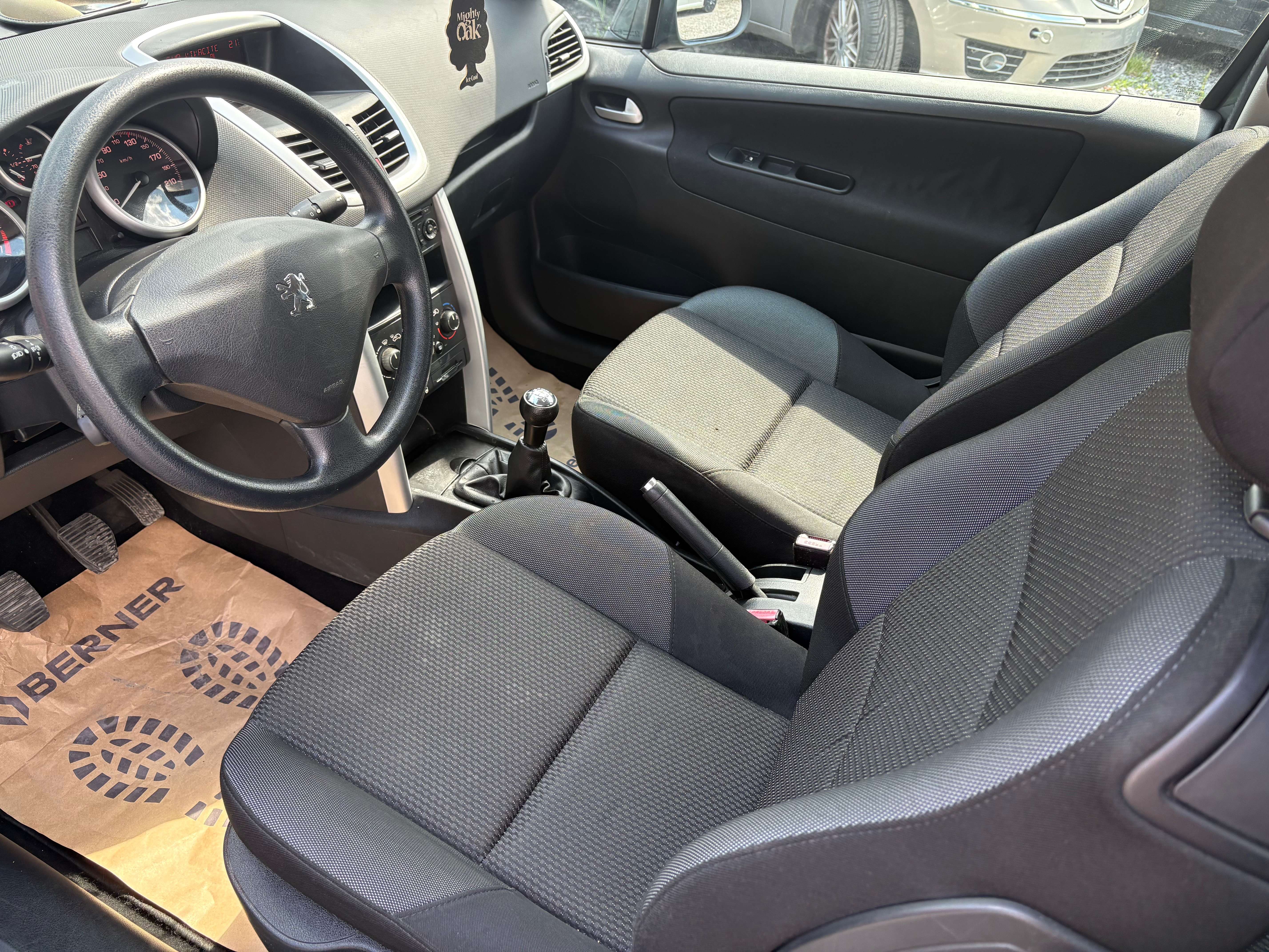 Peugeot 207 207+ 1.4i AIRCO essence