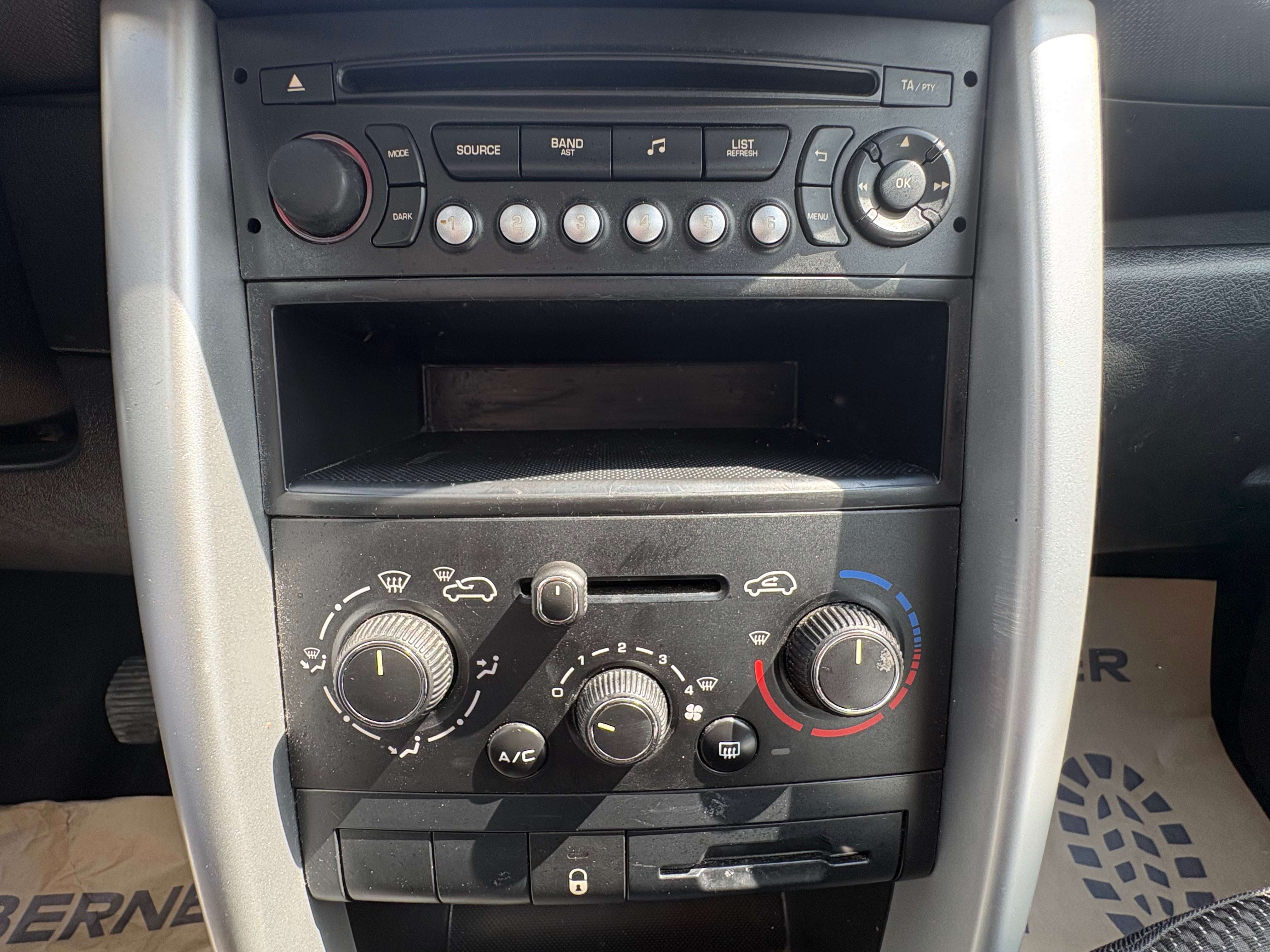Peugeot 207 207+ 1.4i AIRCO essence