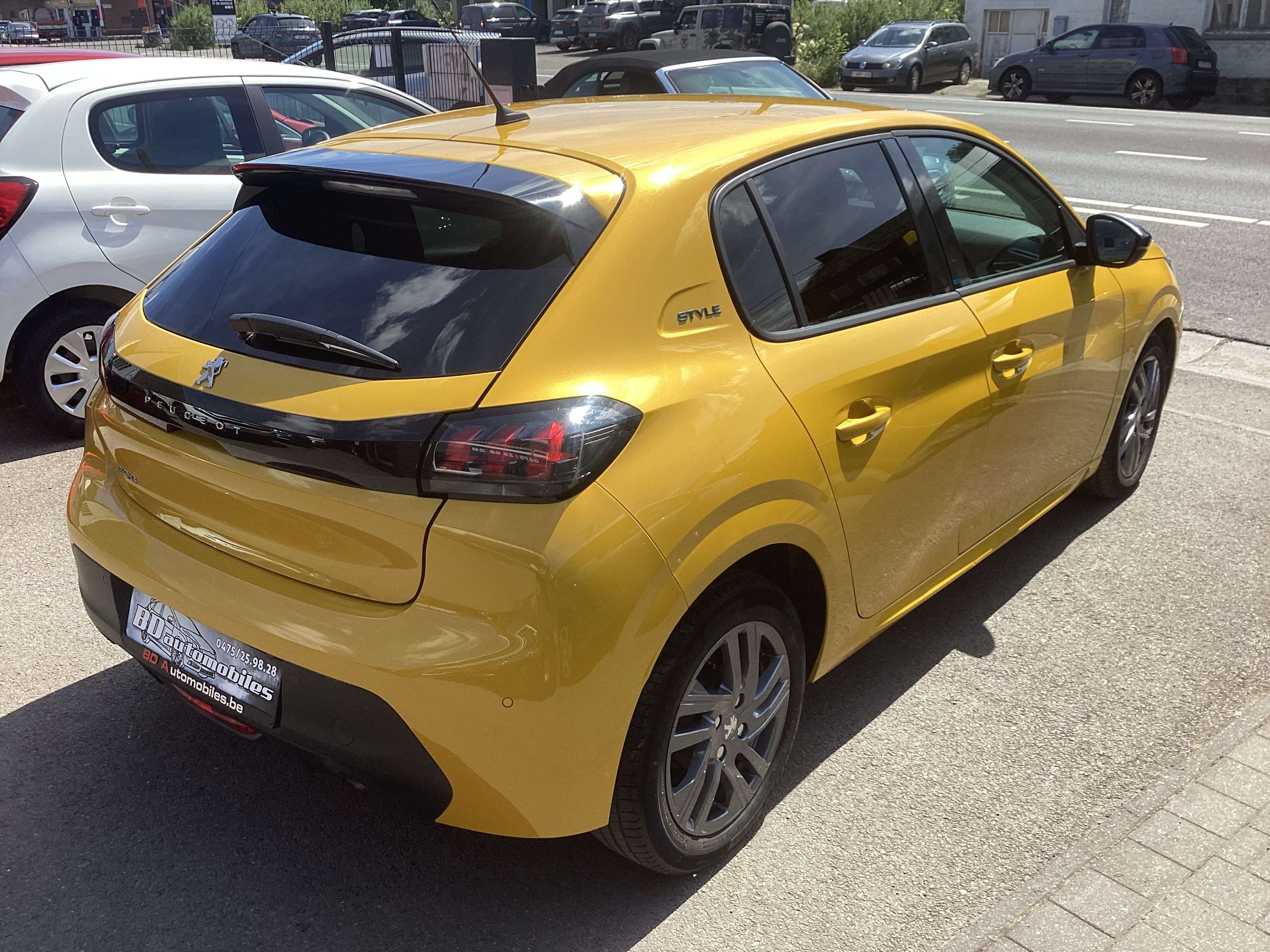 Peugeot 208 208 1.2i  Style (EU6.4) !!🤩🤩🤩
