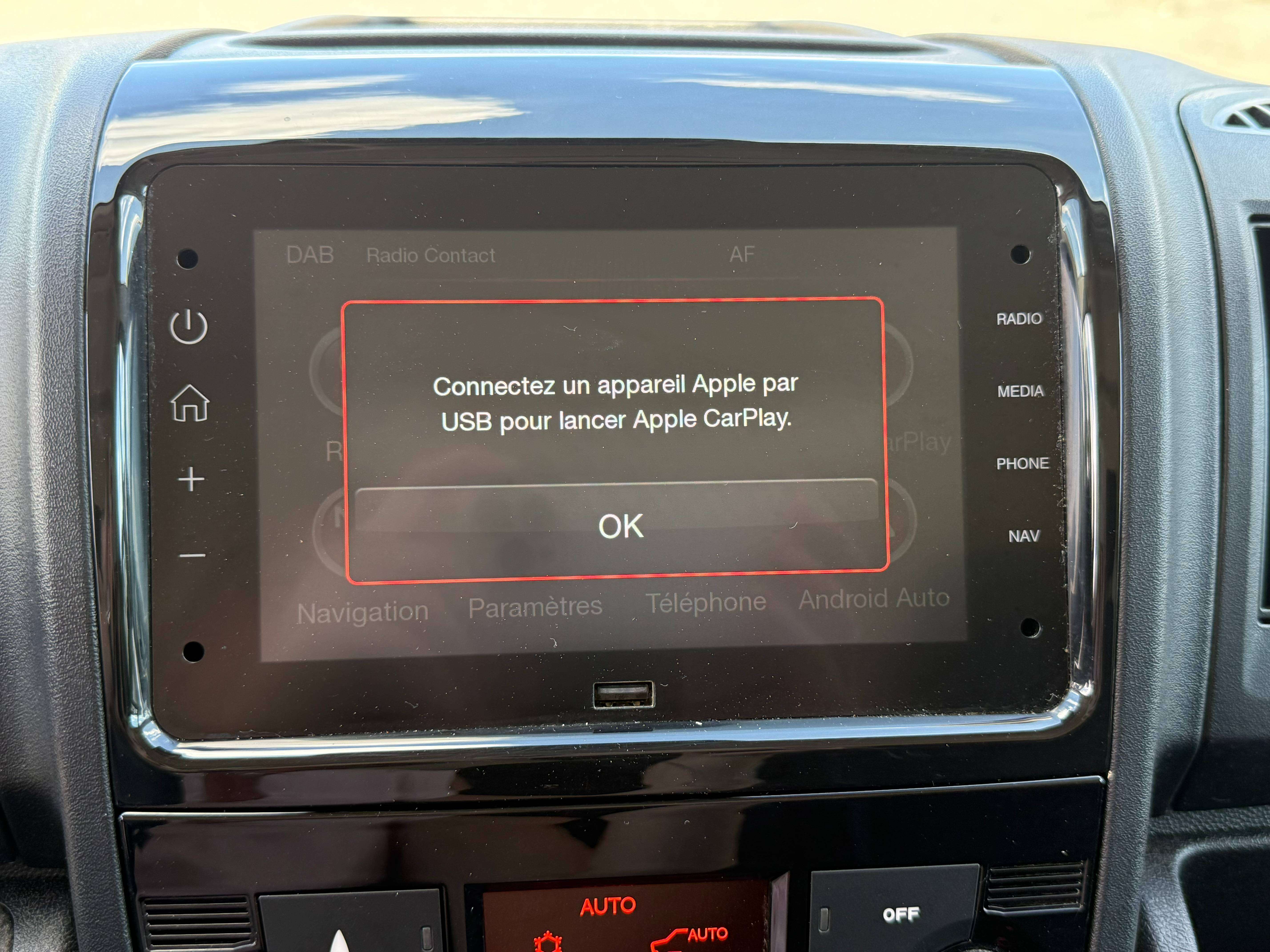 Citroen Jumper 2.2  L2H2 / 3 sièges / 74.630 km / GPS / Apple CarPlay / Caméra de recul