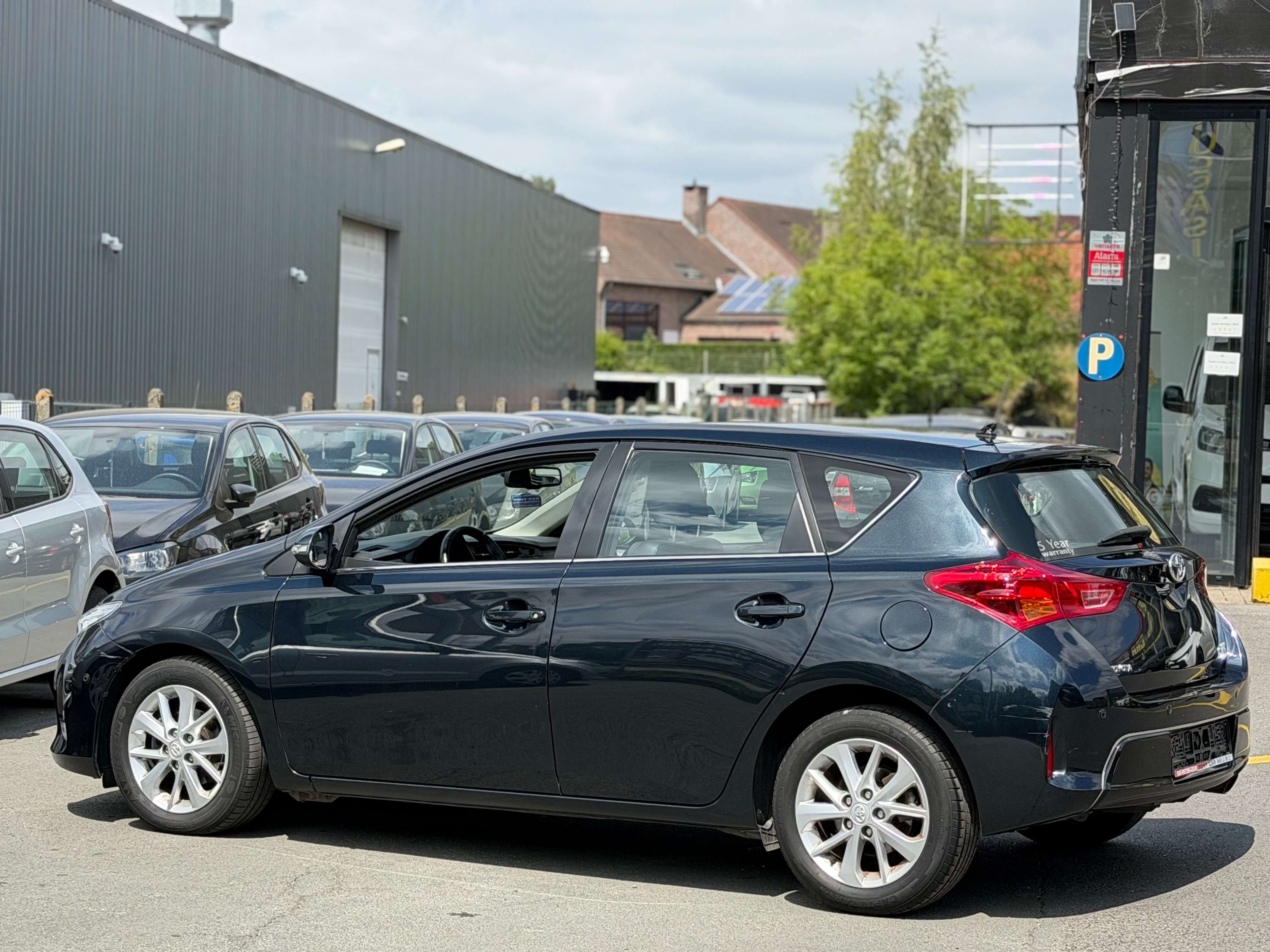 Toyota Auris 1.6i*A/C*CAMERA*XENON*BT*USB*Garantie 12 Mois