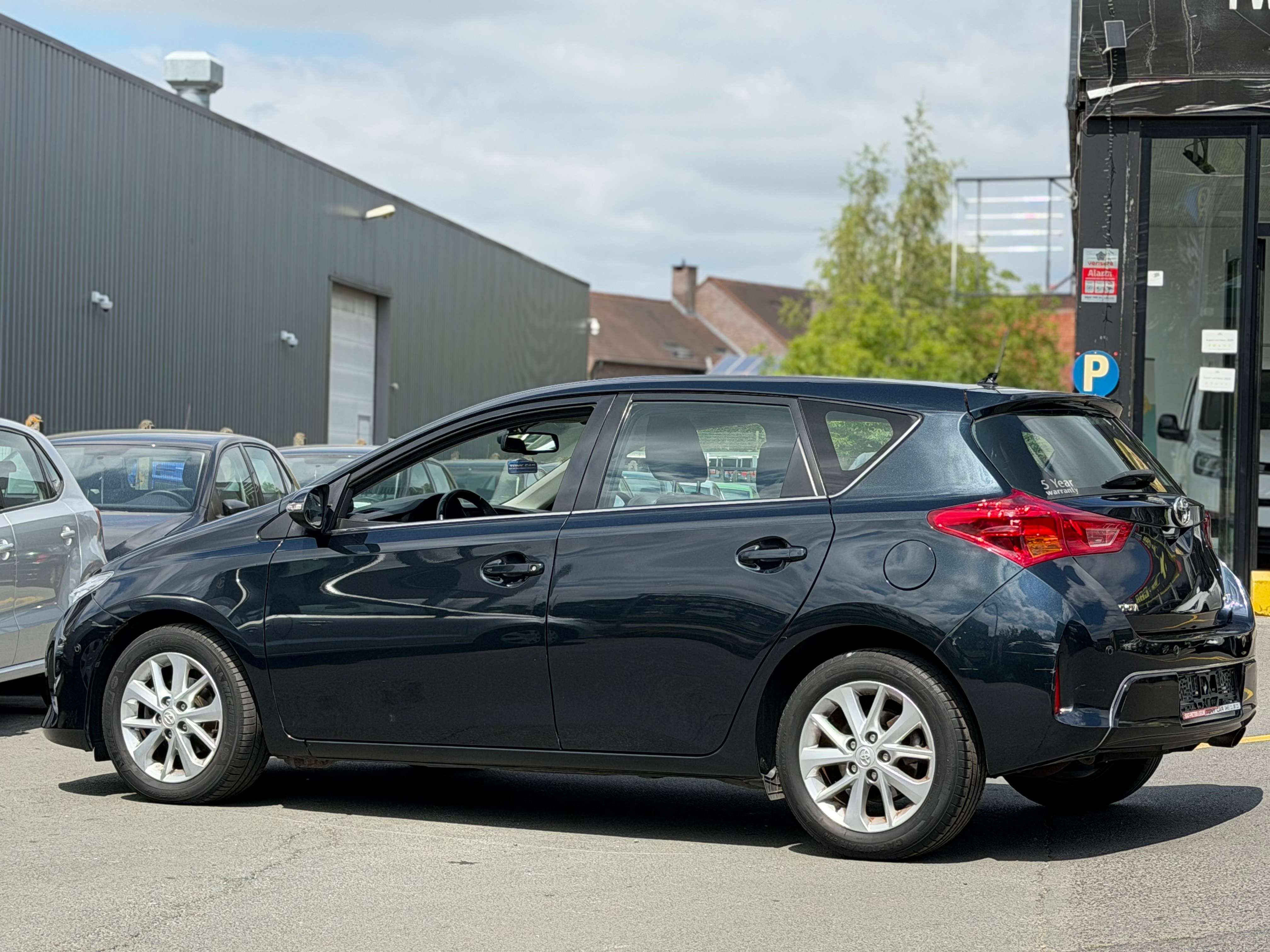 Toyota Auris 1.6i*A/C*CAMERA*XENON*BT*USB*Garantie 12 Mois