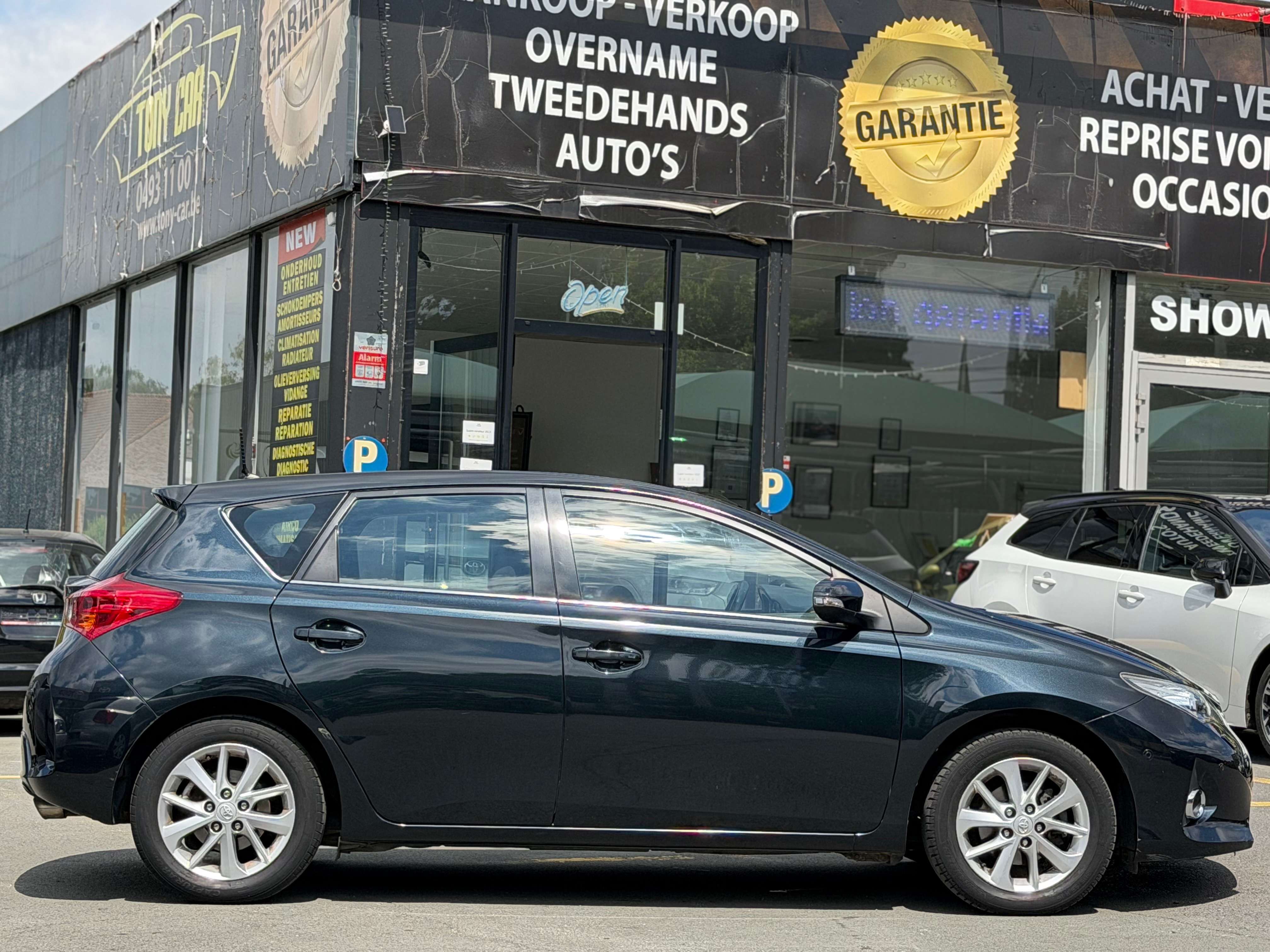 Toyota Auris 1.6i*A/C*CAMERA*XENON*BT*USB*Garantie 12 Mois