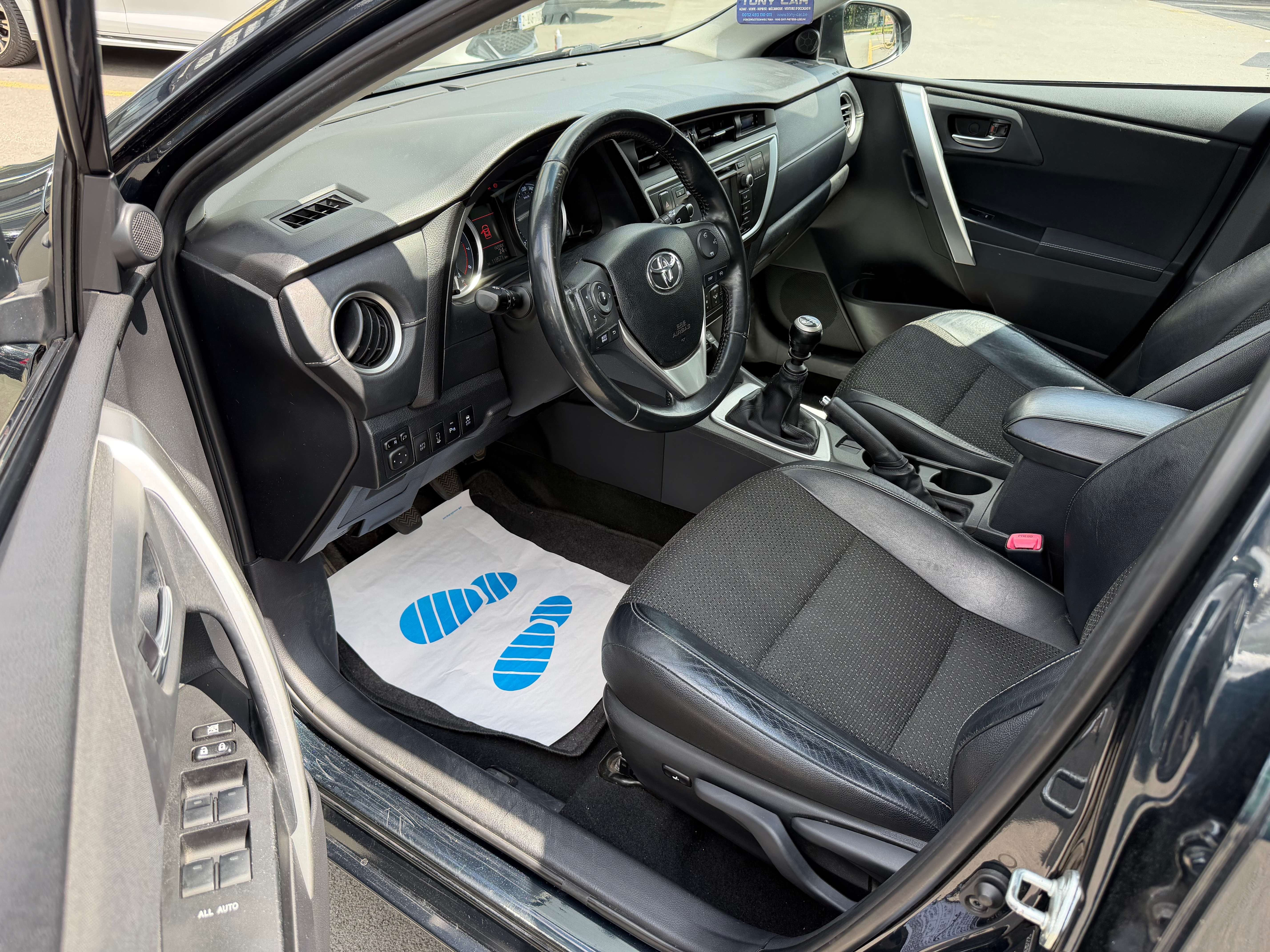 Toyota Auris 1.6i*A/C*CAMERA*XENON*BT*USB*Garantie 12 Mois