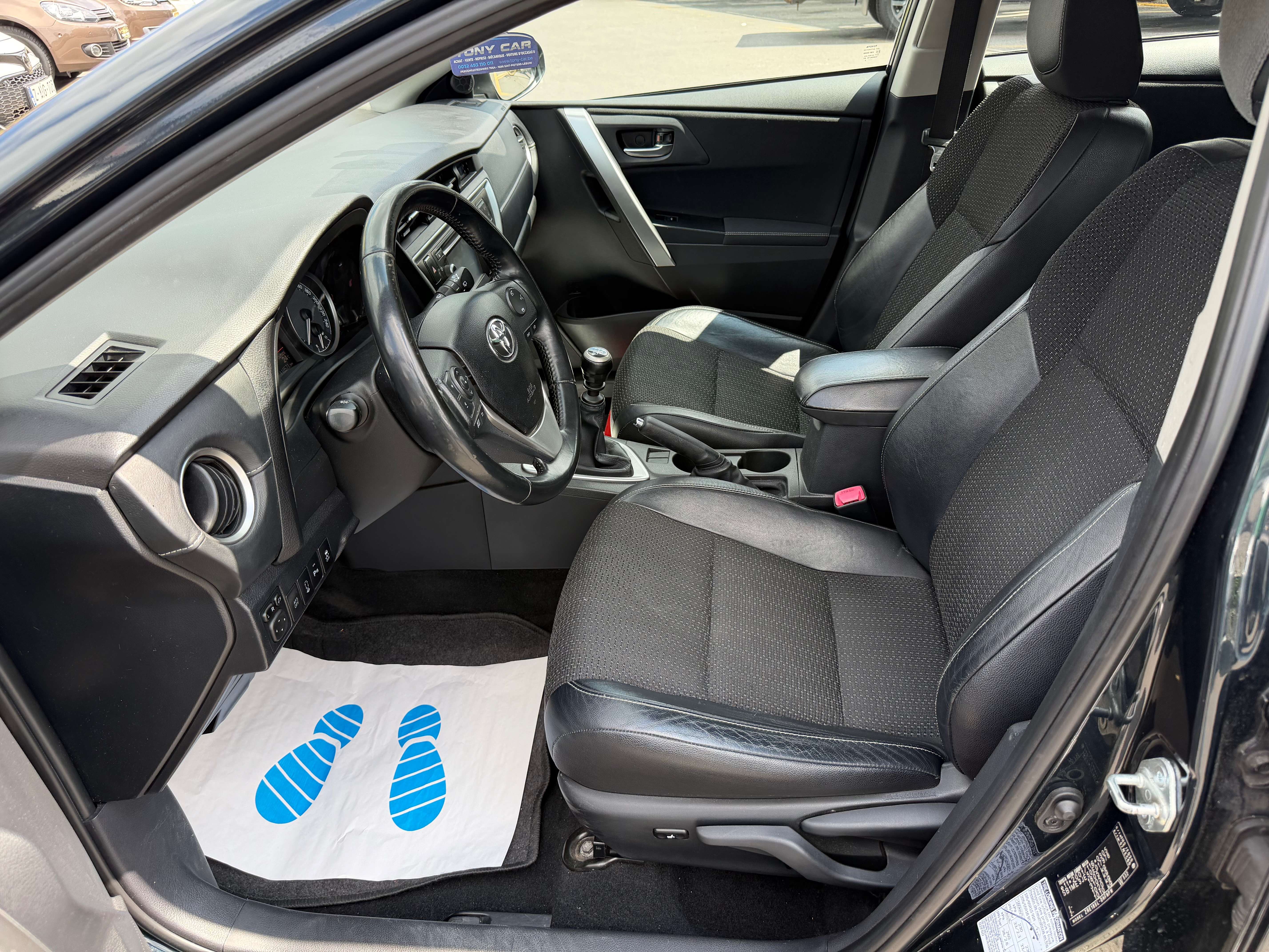 Toyota Auris 1.6i*A/C*CAMERA*XENON*BT*USB*Garantie 12 Mois