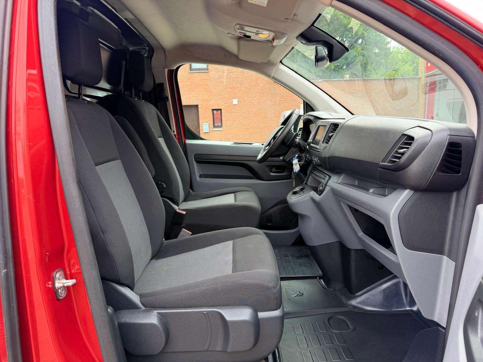 Peugeot Expert 2.O HDI 177CV BOITE AUTO GPS LONG CHASIS