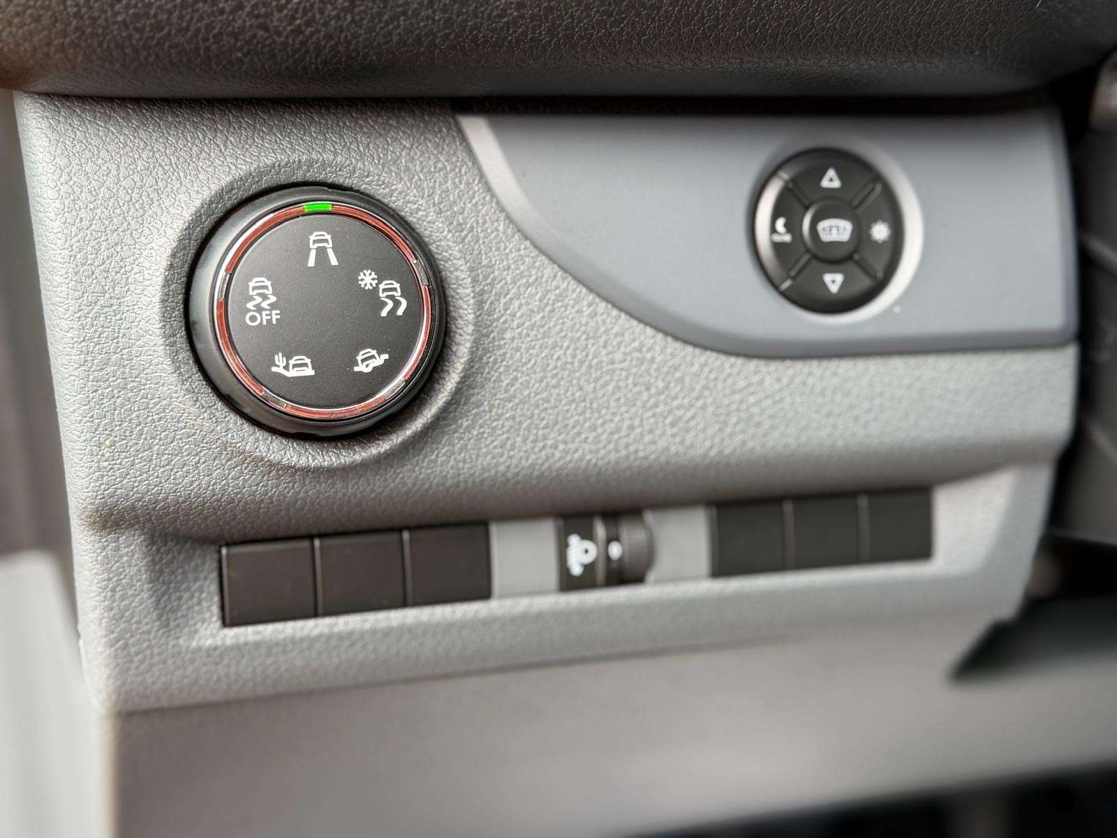 Peugeot Expert 2.O HDI 177CV BOITE AUTO GPS LONG CHASIS