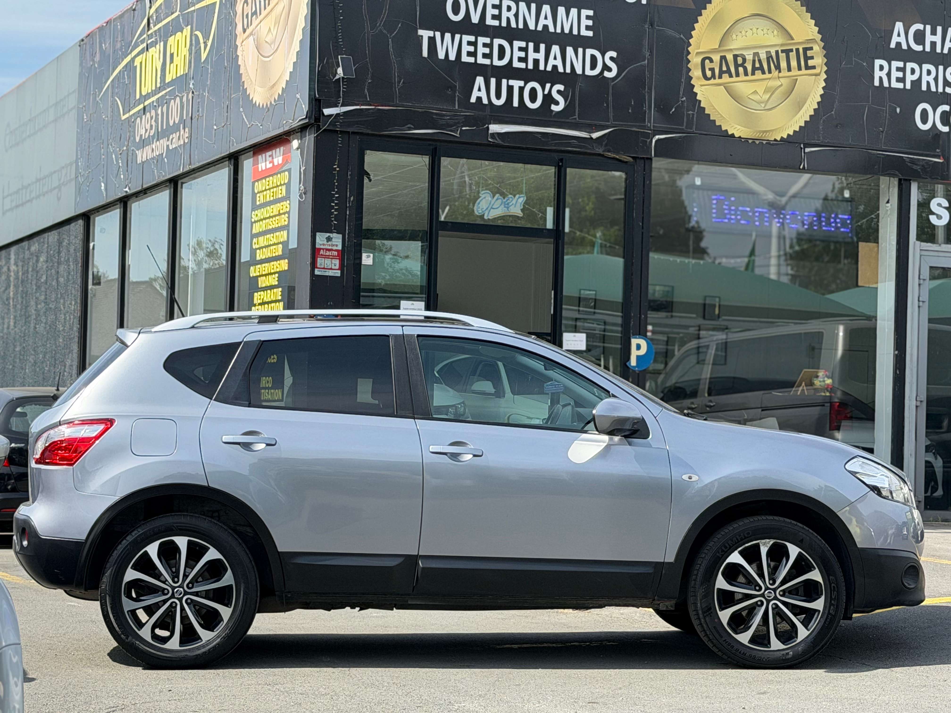 Nissan Qashqai 1.6i 2WD*BOITE AUTO*NAVI*CAMERA360*PANO*BT