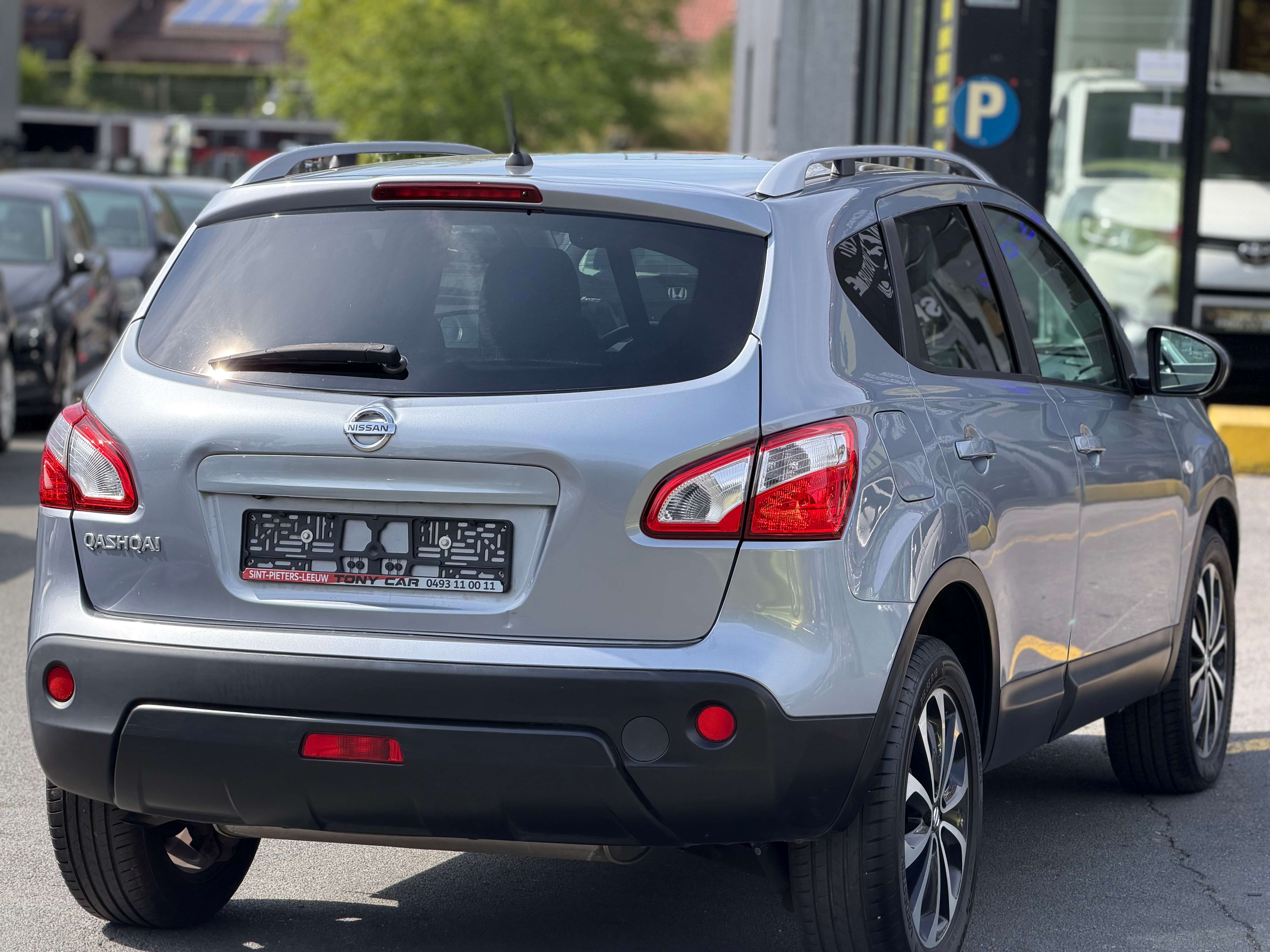 Nissan Qashqai 1.6i 2WD*BOITE AUTO*NAVI*CAMERA360*PANO*BT