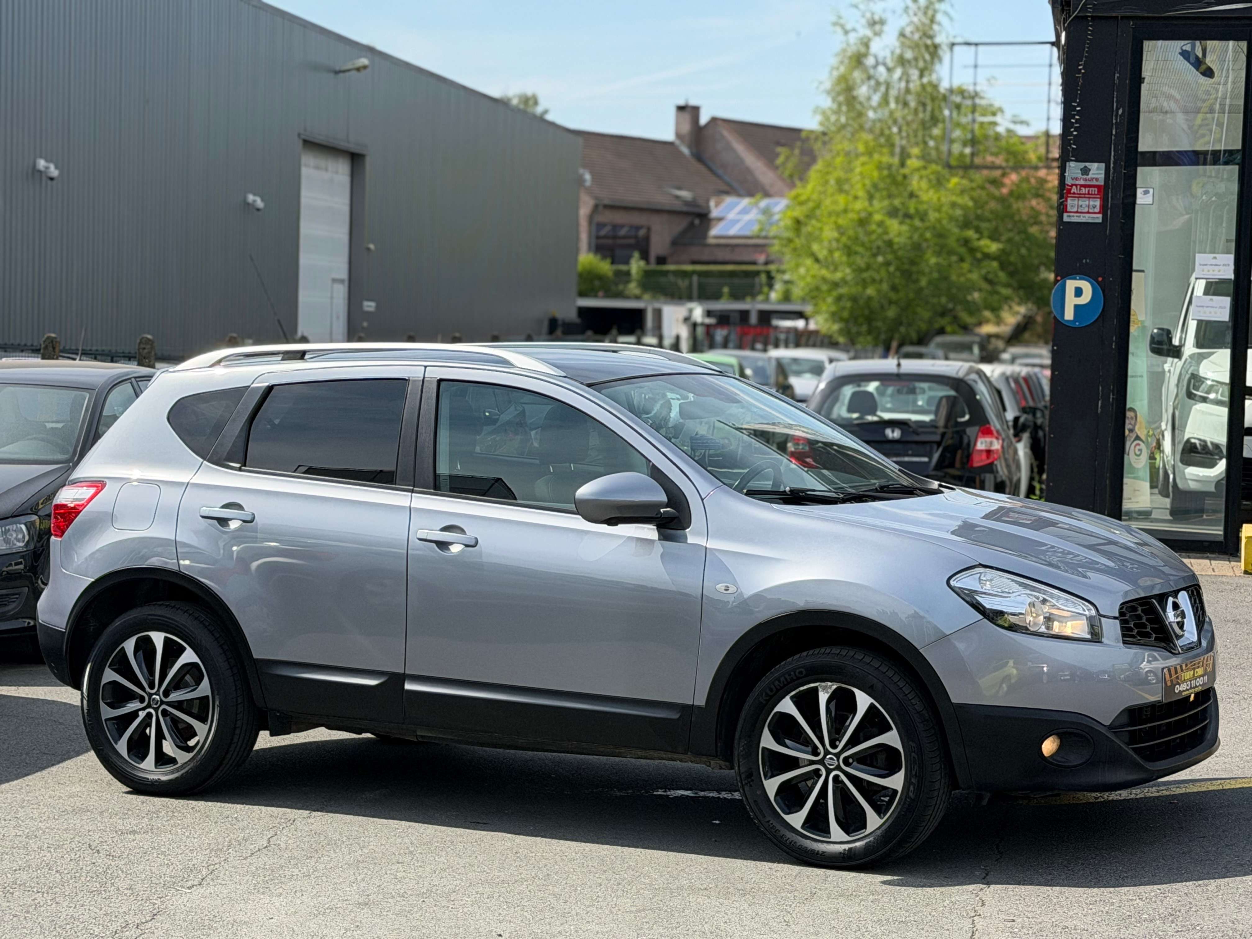 Nissan Qashqai 1.6i 2WD*BOITE AUTO*NAVI*CAMERA360*PANO*BT