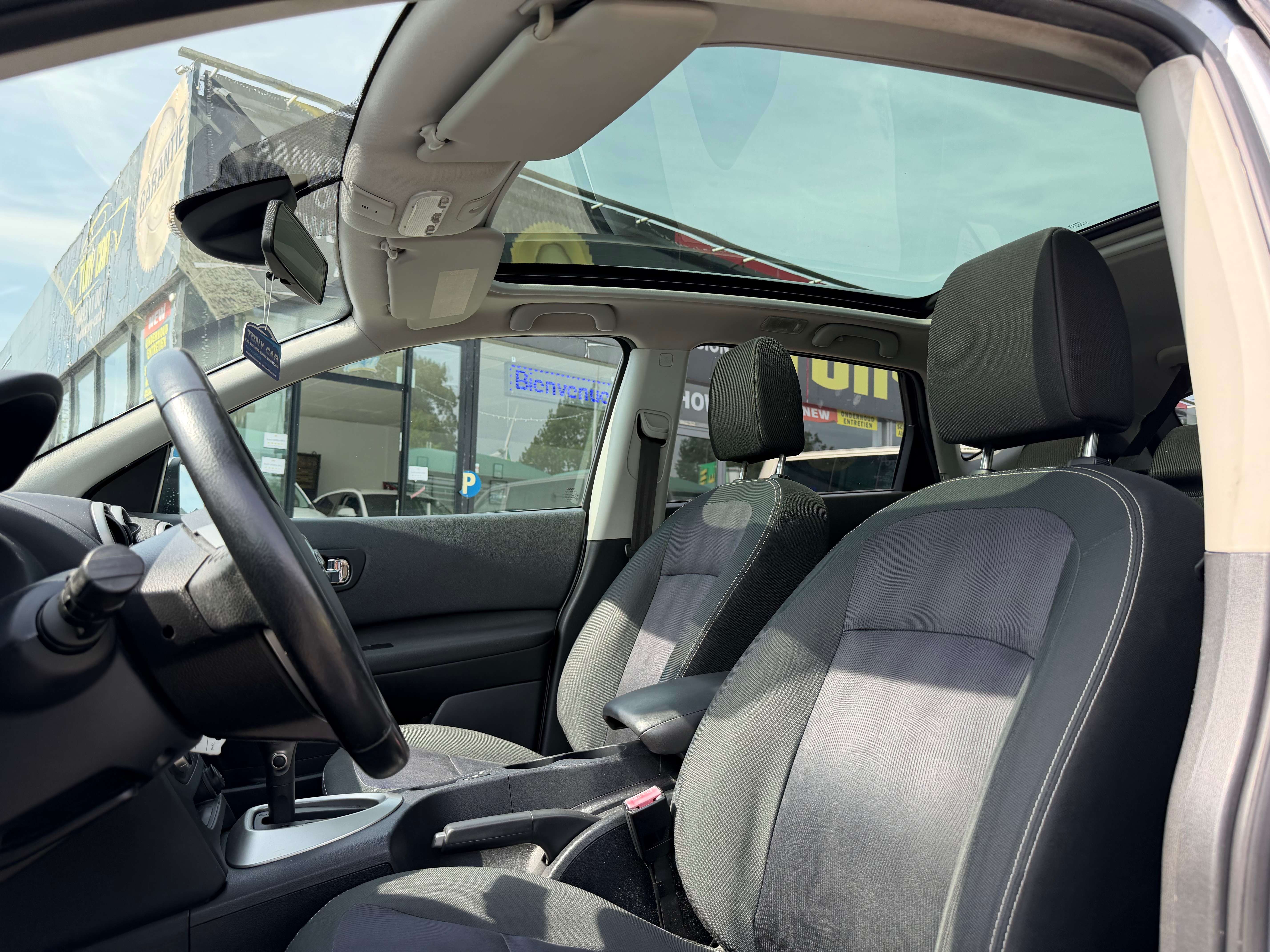 Nissan Qashqai 1.6i 2WD*BOITE AUTO*NAVI*CAMERA360*PANO*BT