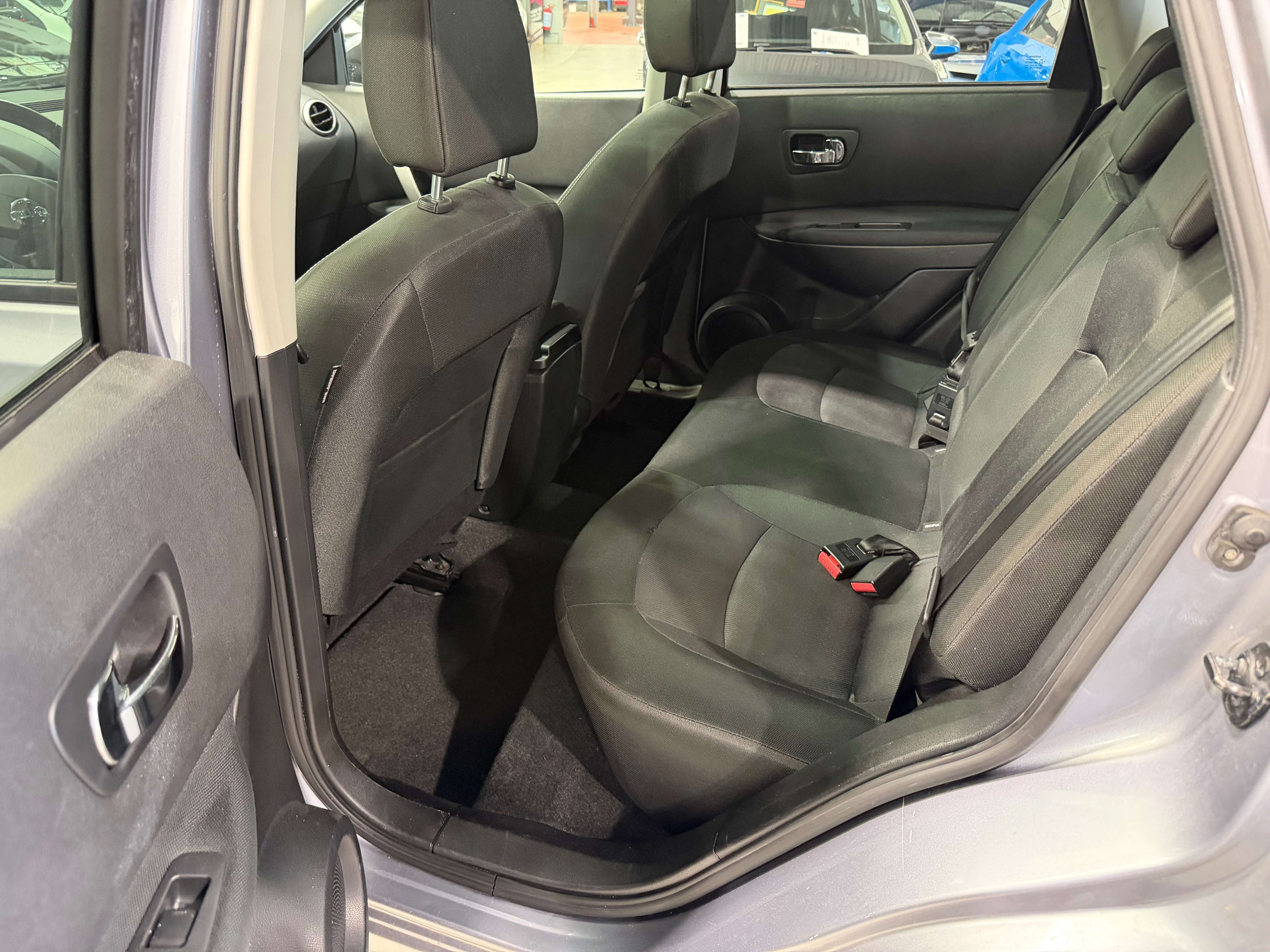 Nissan Qashqai 1.6i 2WD*BOITE AUTO*NAVI*CAMERA360*PANO*BT