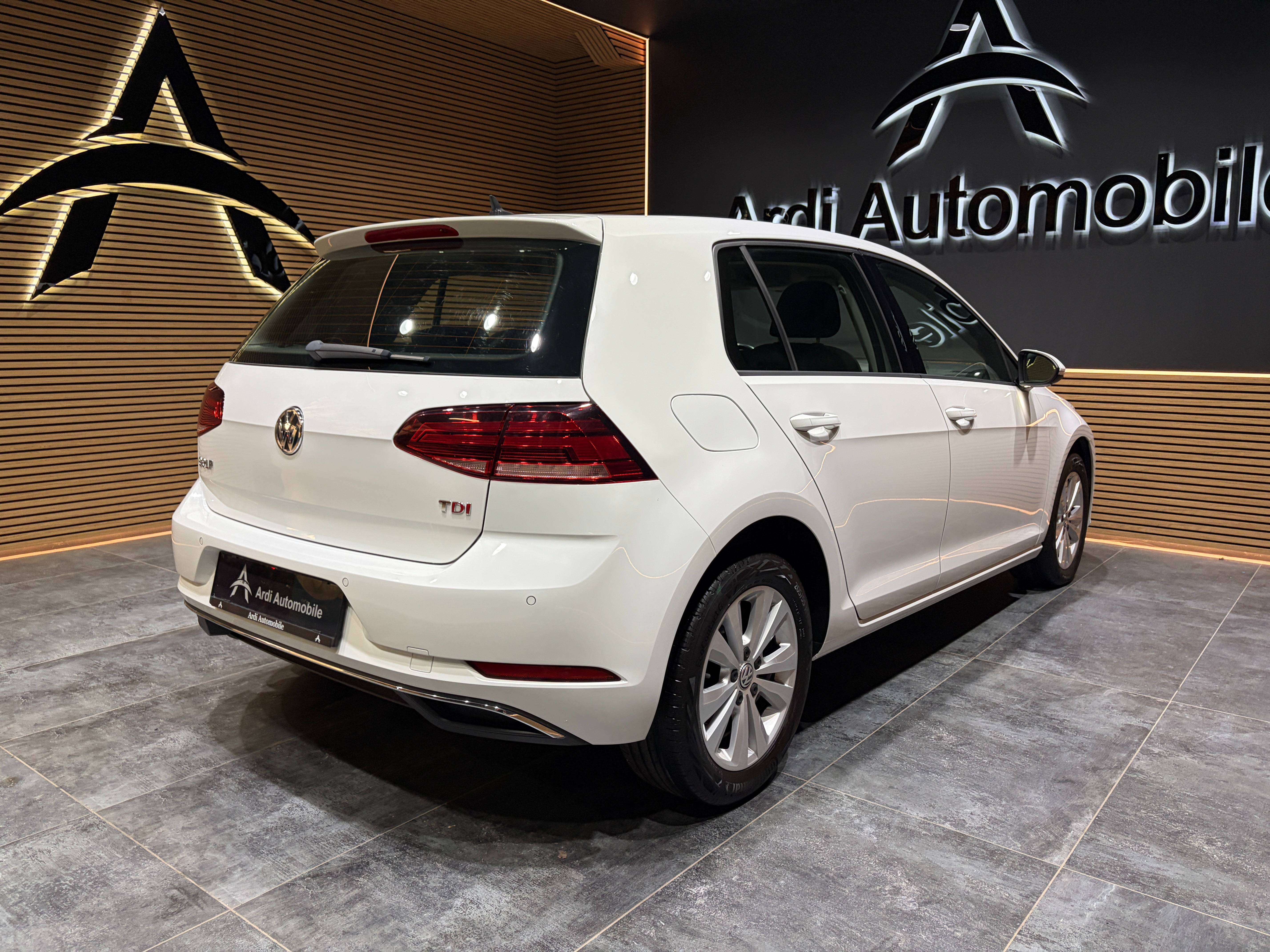 Volkswagen Golf 1.6 TDi *CARPLAY*FRONT ASSIST*ACC*CAPTEUR AV+AR*GARANTIE*