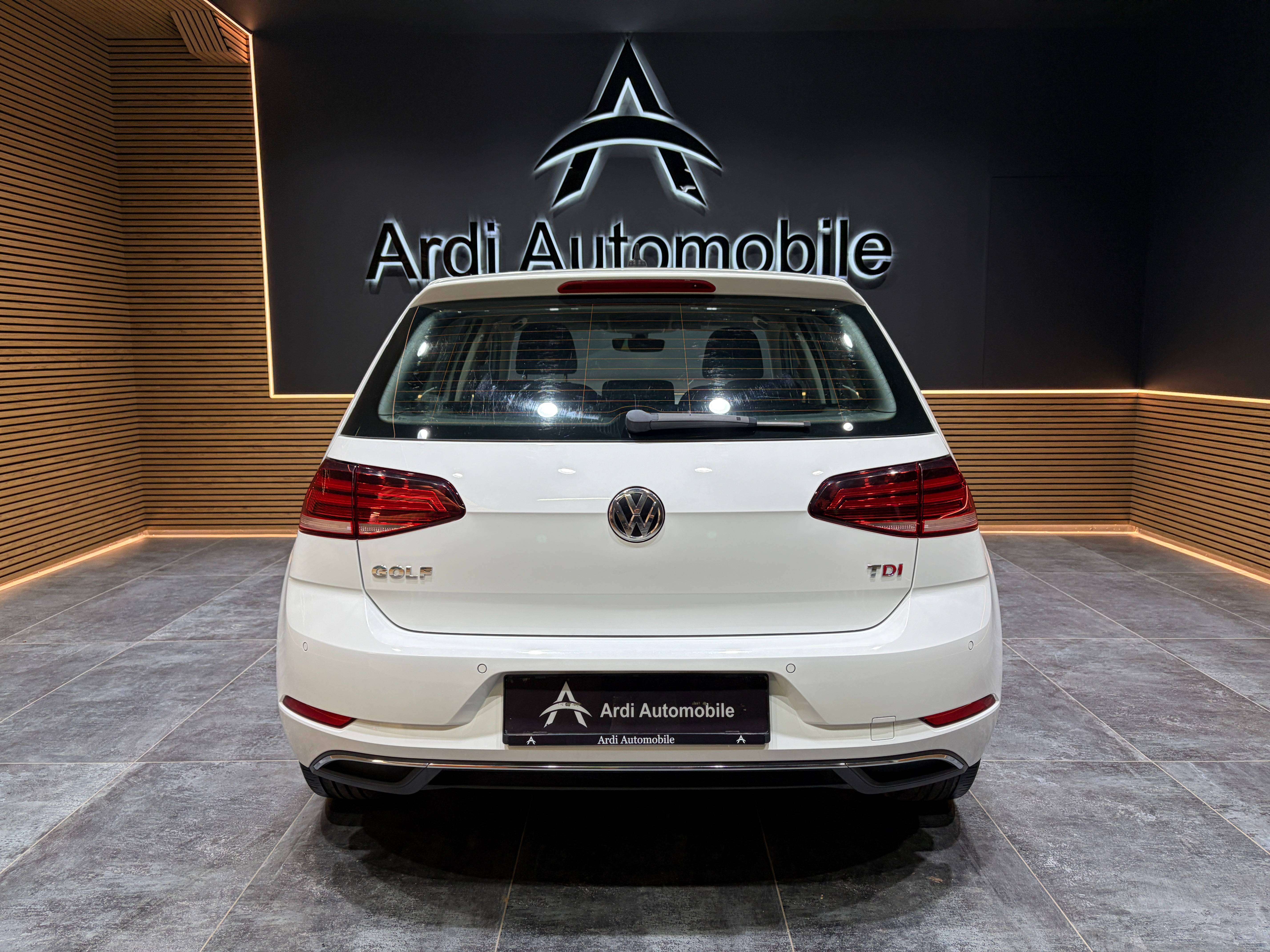 Volkswagen Golf 1.6 TDi *CARPLAY*FRONT ASSIST*ACC*CAPTEUR AV+AR*GARANTIE*