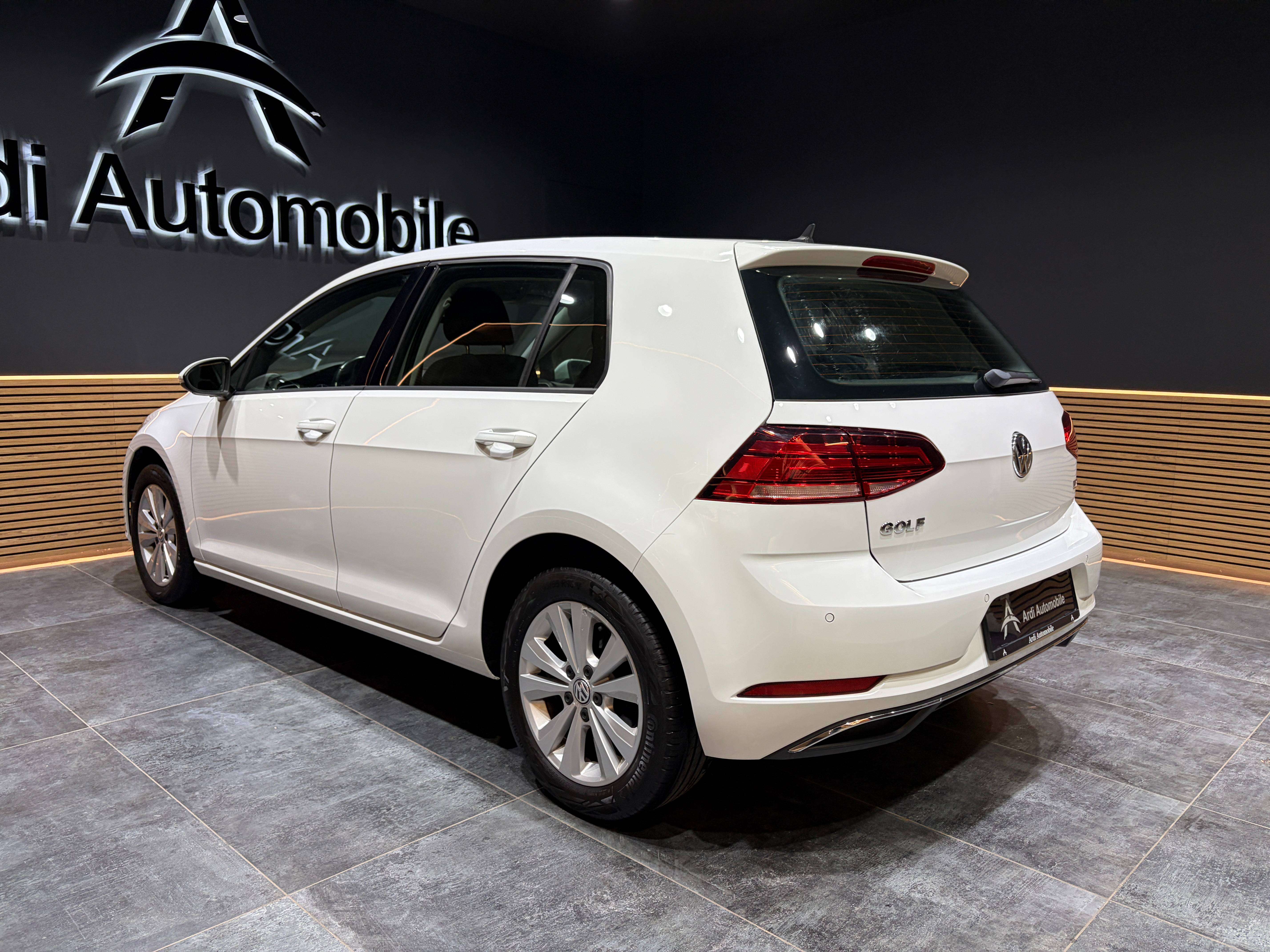 Volkswagen Golf 1.6 TDi *CARPLAY*FRONT ASSIST*ACC*CAPTEUR AV+AR*GARANTIE*