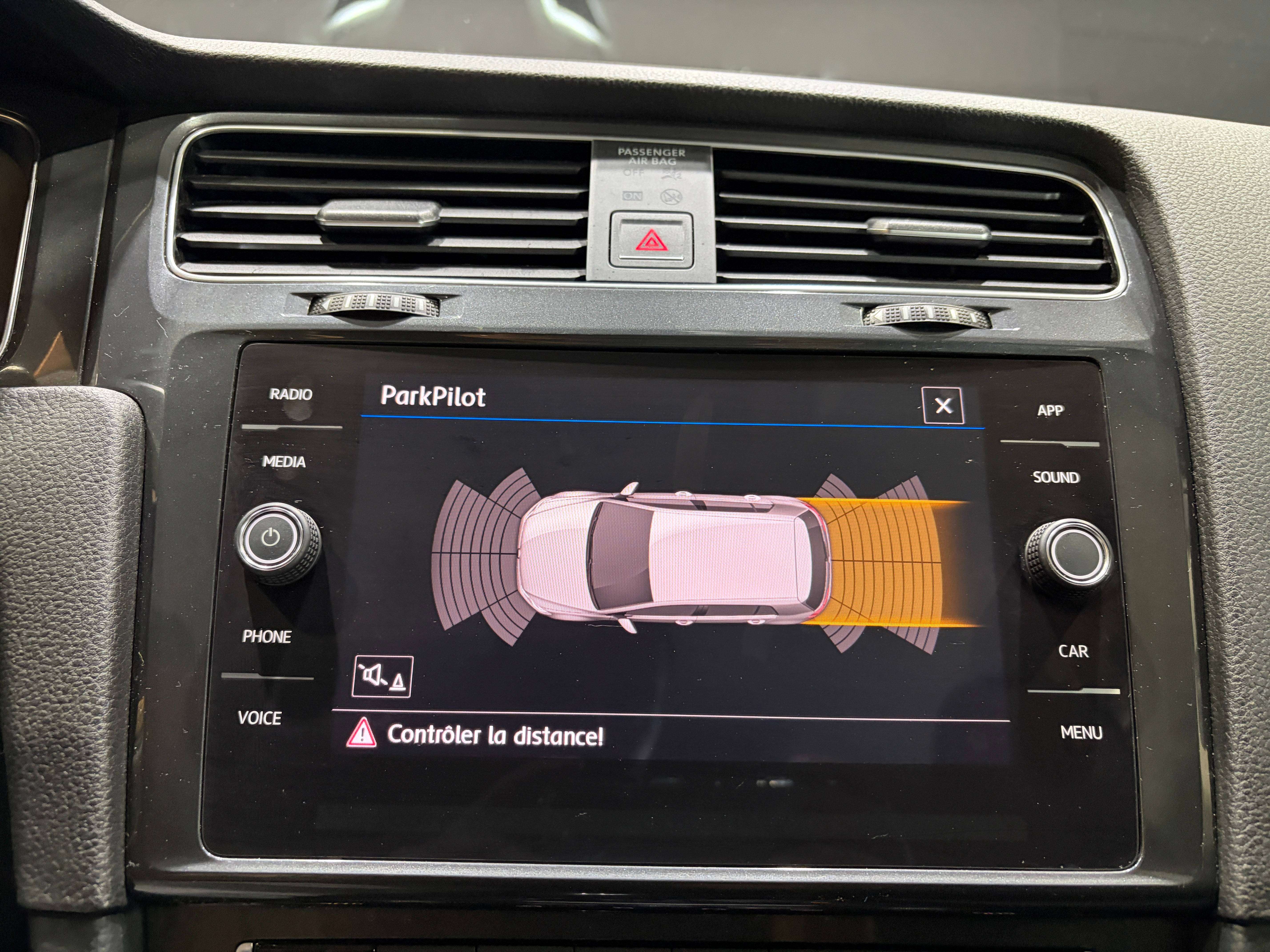 Volkswagen Golf 1.6 TDi *CARPLAY*FRONT ASSIST*ACC*CAPTEUR AV+AR*GARANTIE*