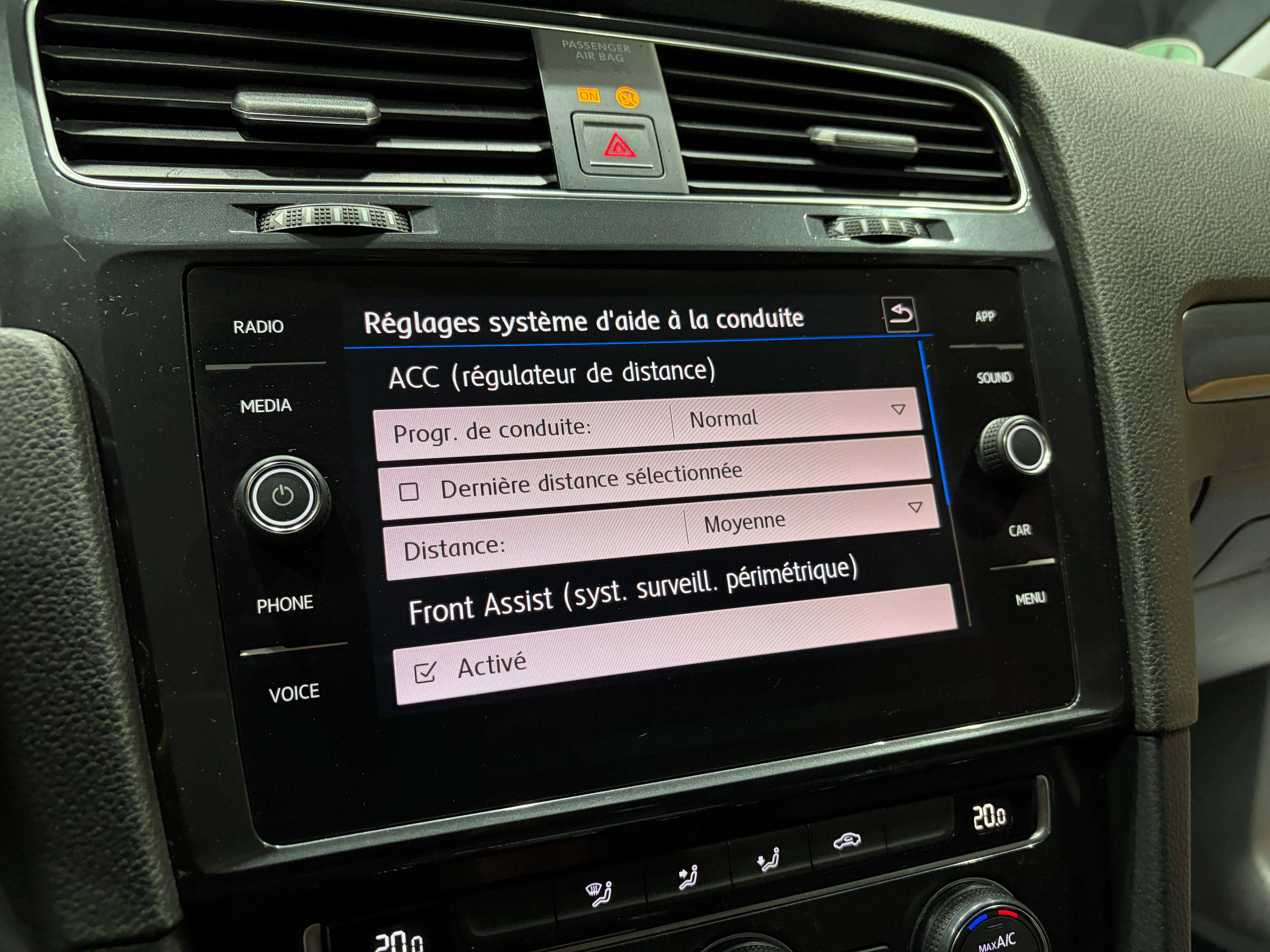 Volkswagen Golf 1.6 TDi *CARPLAY*FRONT ASSIST*ACC*CAPTEUR AV+AR*GARANTIE*