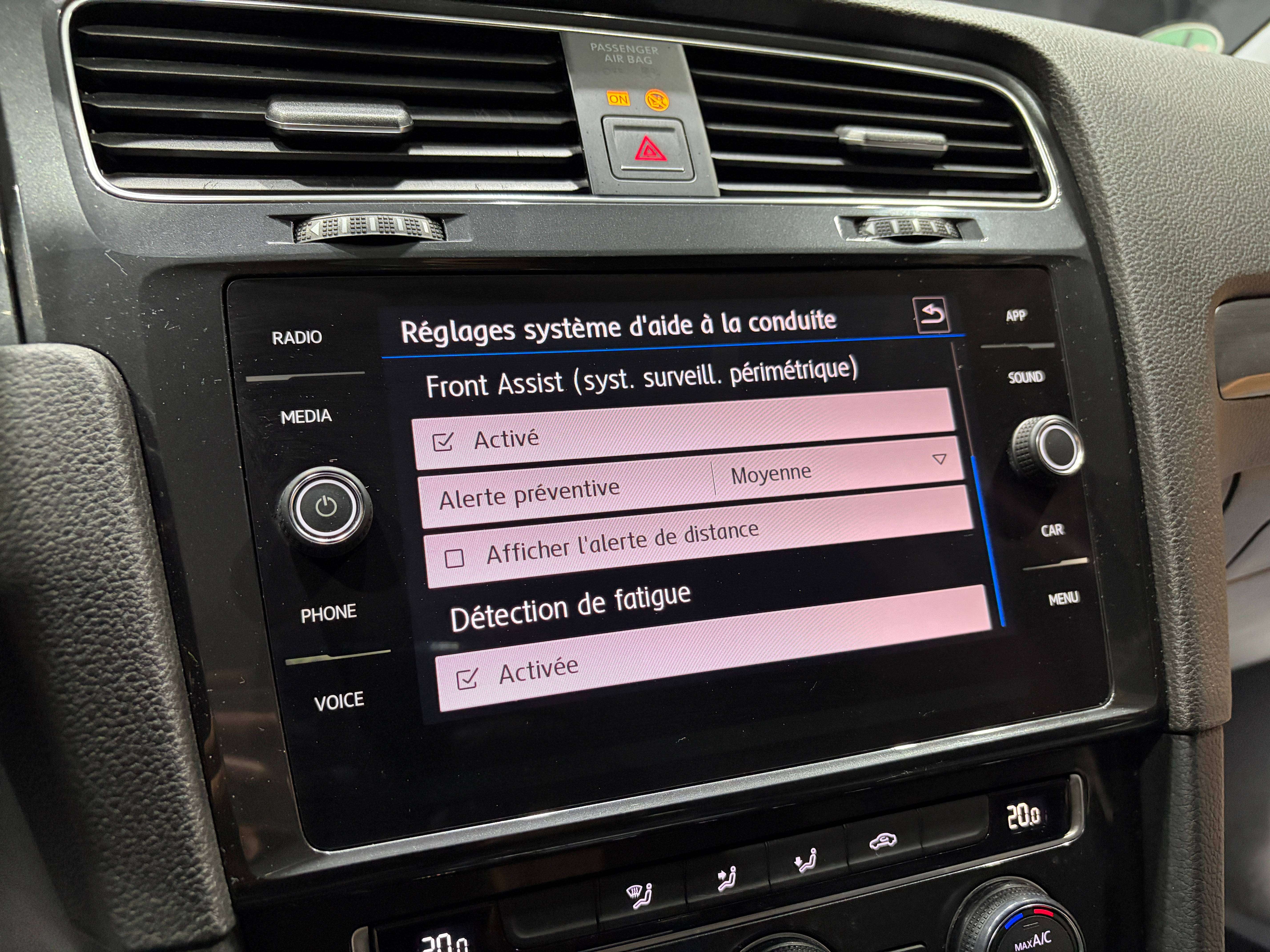 Volkswagen Golf 1.6 TDi *CARPLAY*FRONT ASSIST*ACC*CAPTEUR AV+AR*GARANTIE*