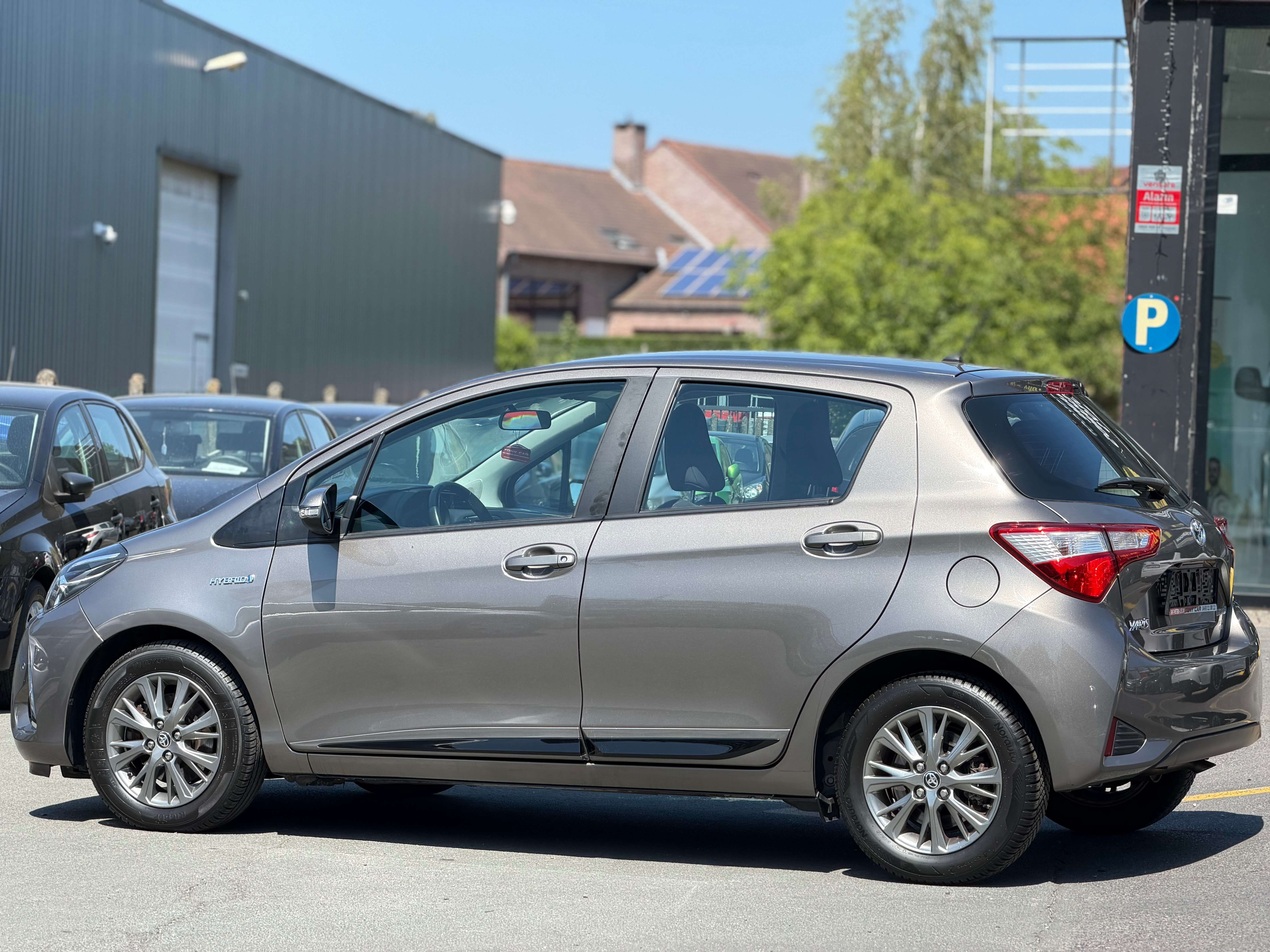 Toyota Yaris Hybrid 1.5i VVT-i*NAVI*CAMERA*BT*USB*G12M