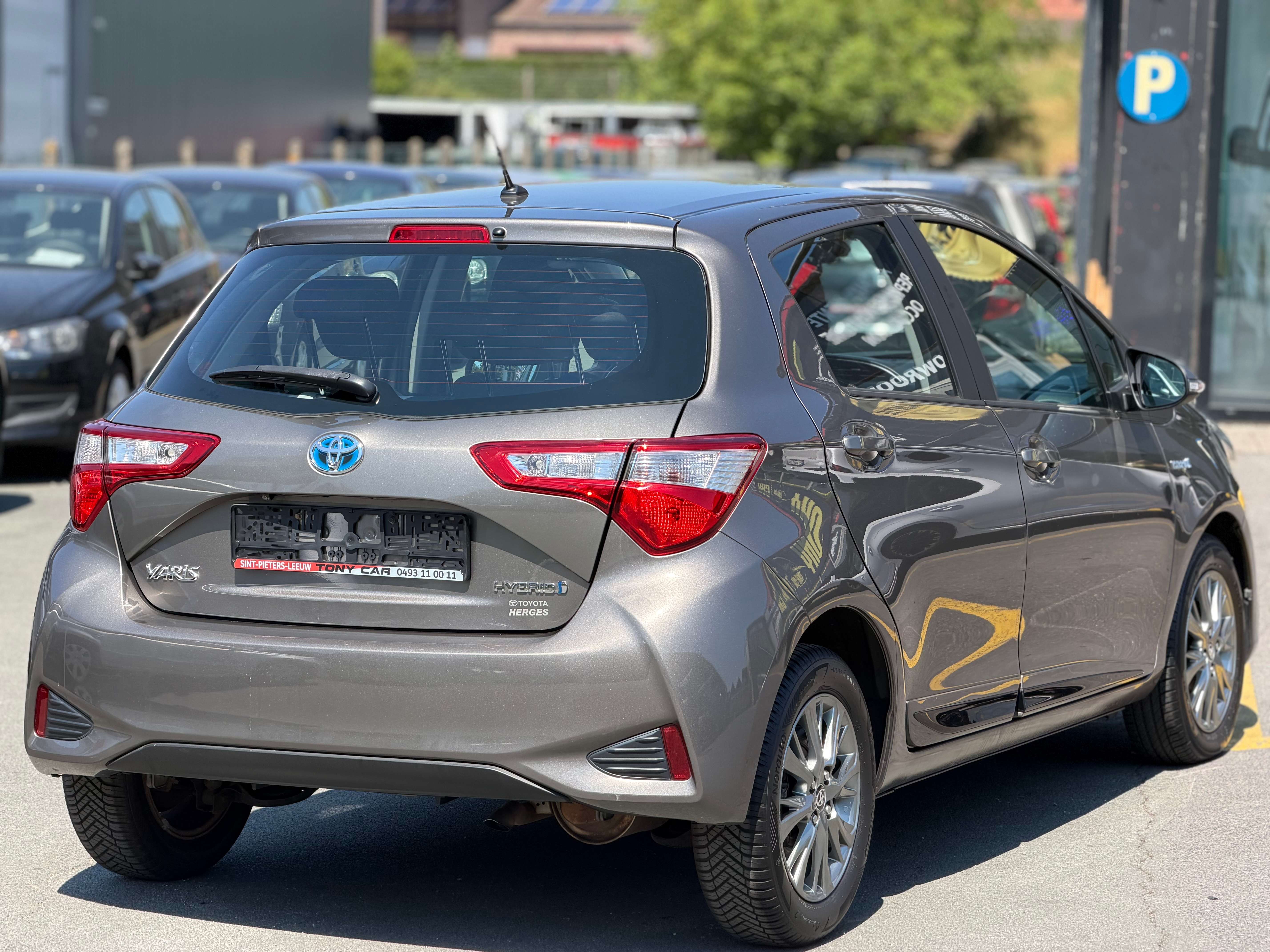Toyota Yaris Hybrid 1.5i VVT-i*NAVI*CAMERA*BT*USB*G12M