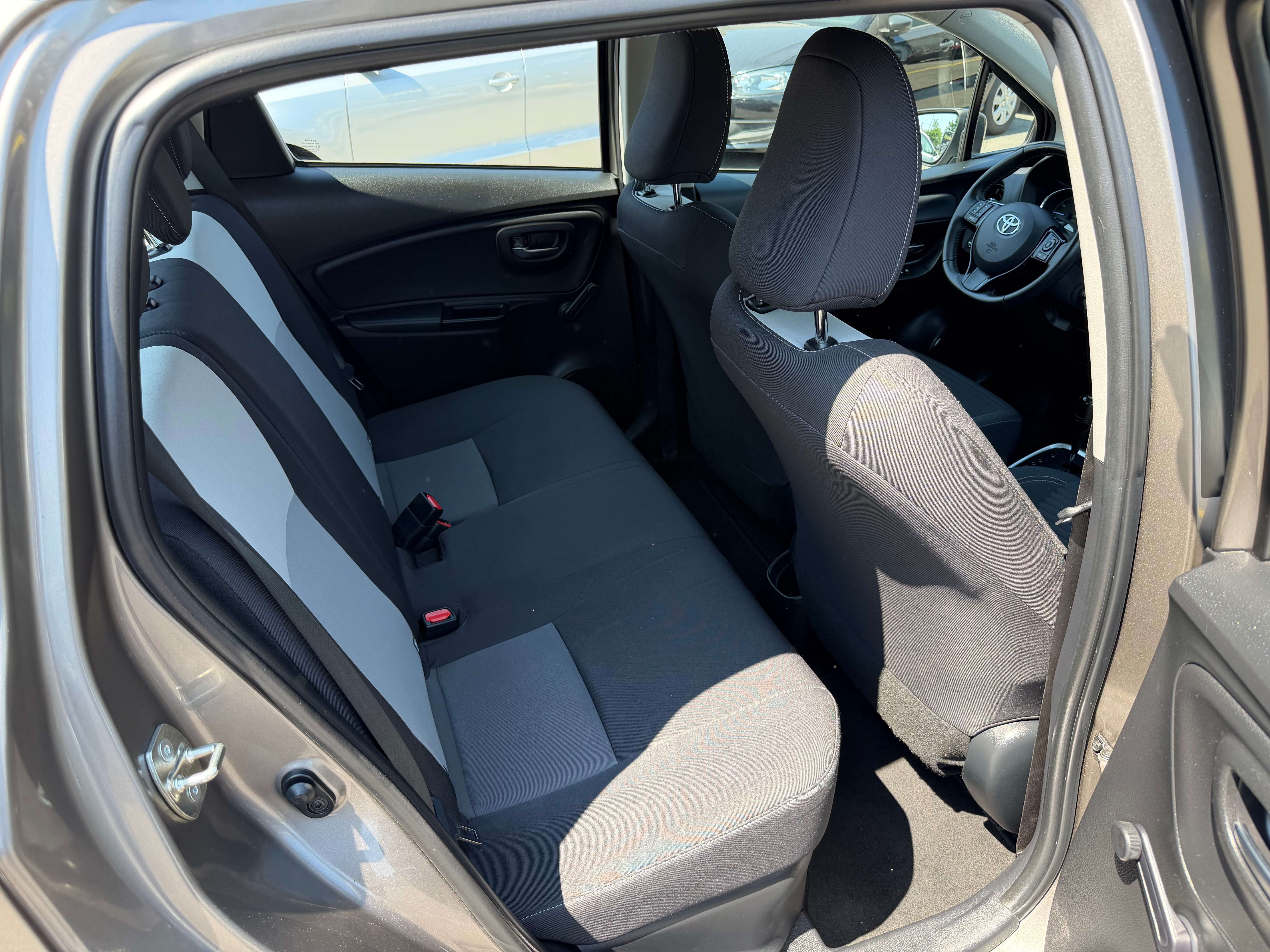 Toyota Yaris Hybrid 1.5i VVT-i*NAVI*CAMERA*BT*USB*G12M