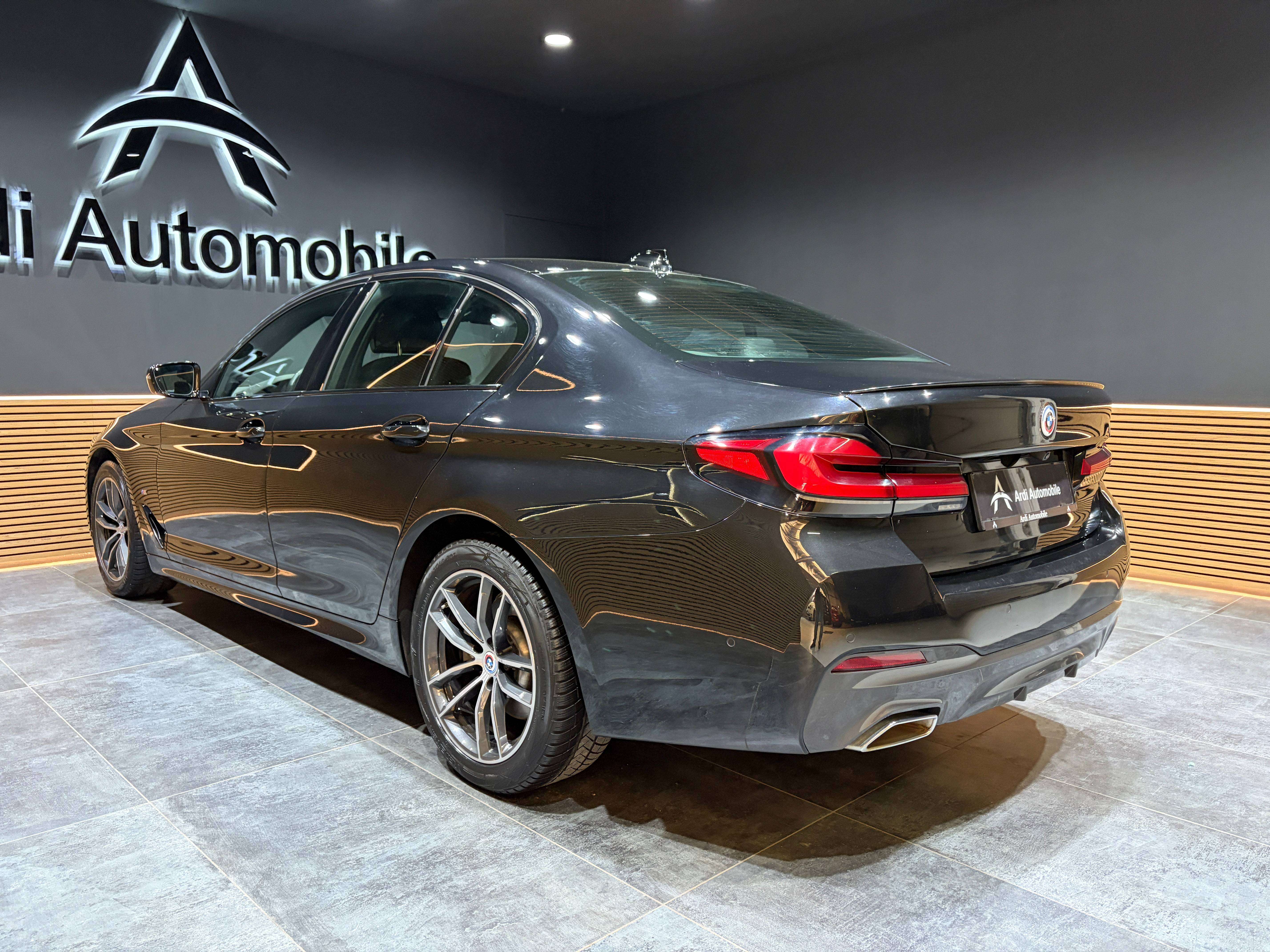 BMW 518 dA *PACK M*CARPLAY*HIFI*SIEGE CHAUFF*1ER PROPRIO*GARANTIE*