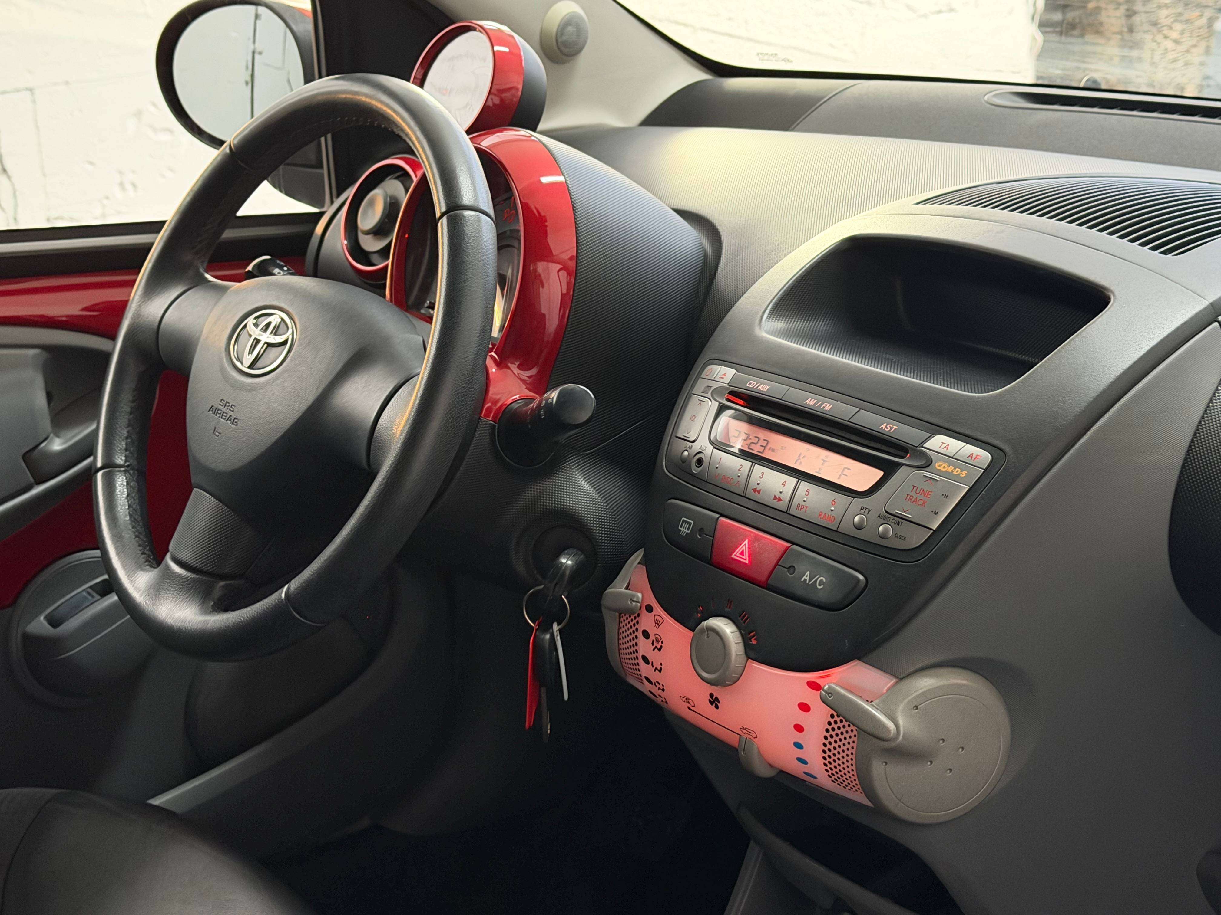 Toyota Aygo 1.0i - Airco - Cuir - Jantes - Garantie 12 mois