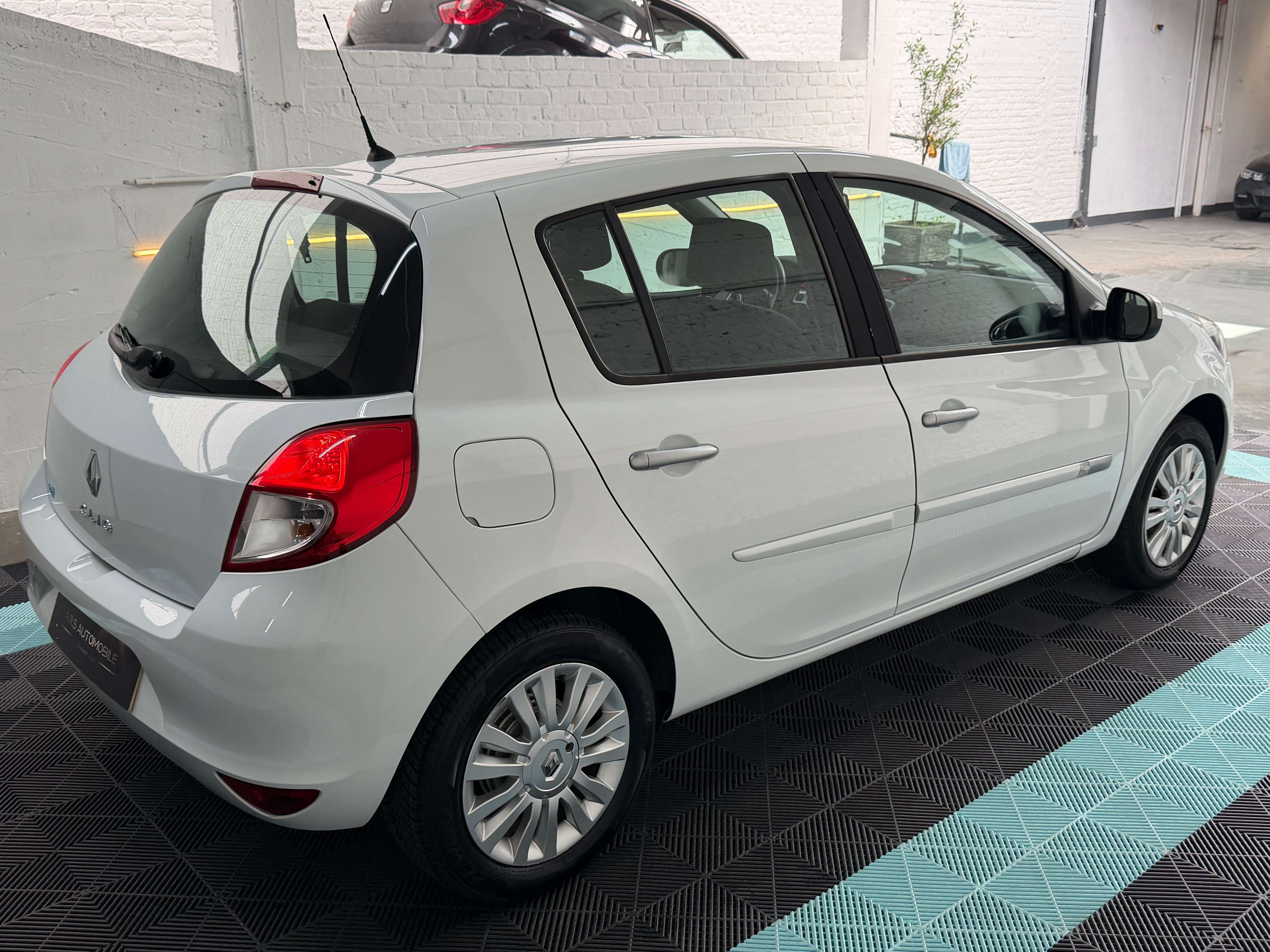 Renault Clio 1.2i - Airco - Jantes - Neuve - Garantie 12 mois