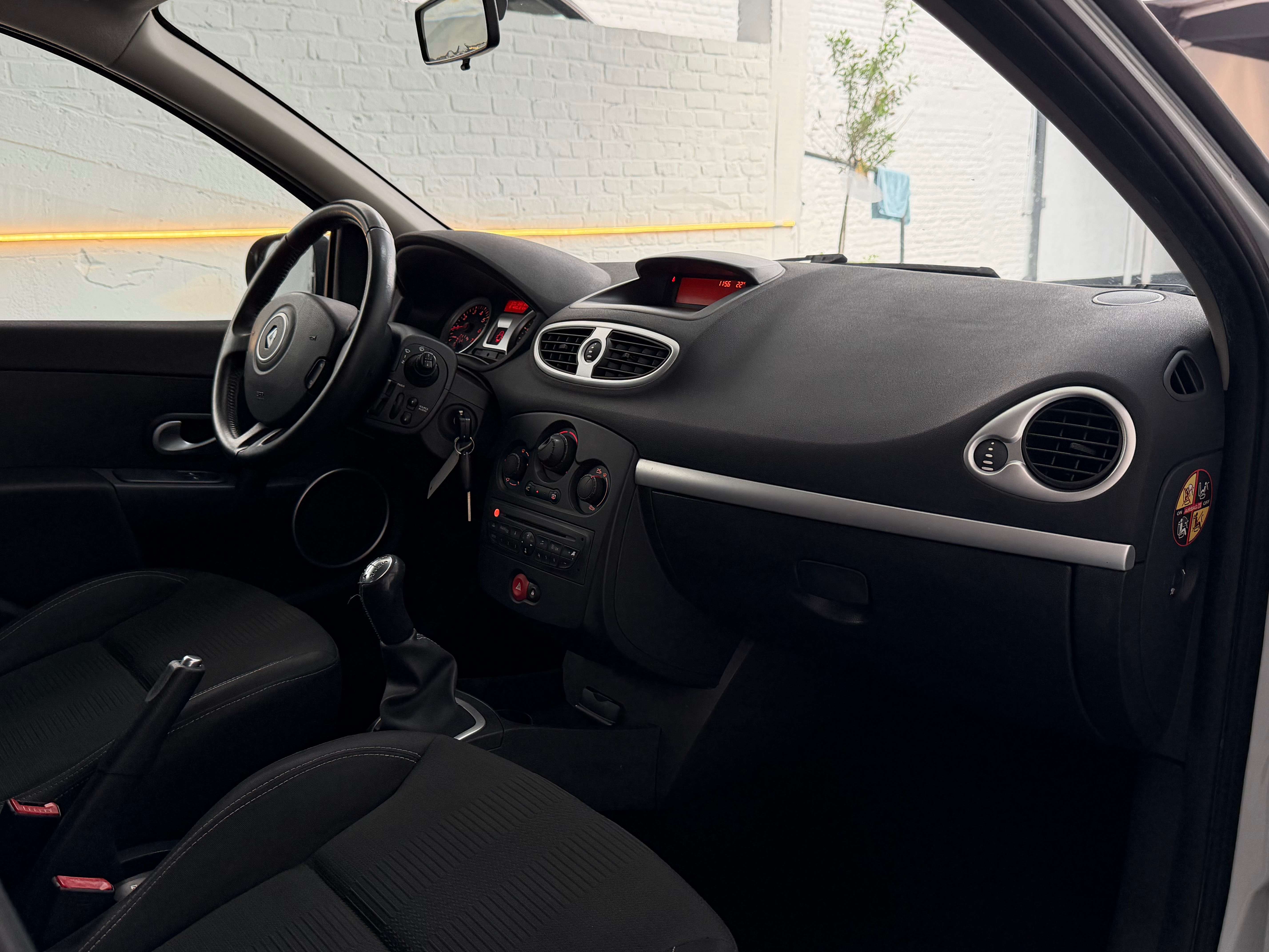 Renault Clio 1.2i - Airco - Jantes - Neuve - Garantie 12 mois