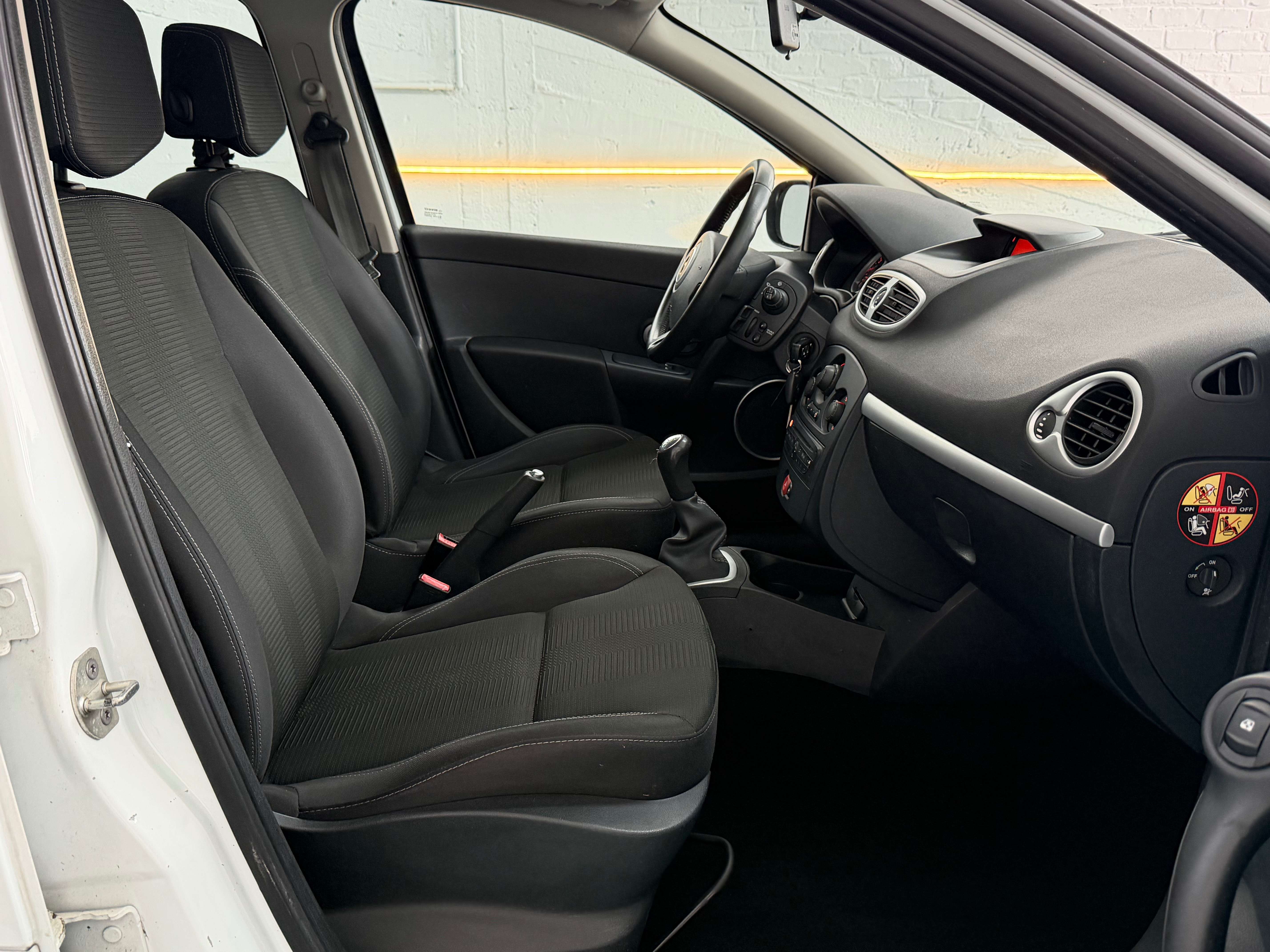 Renault Clio 1.2i - Airco - Jantes - Neuve - Garantie 12 mois