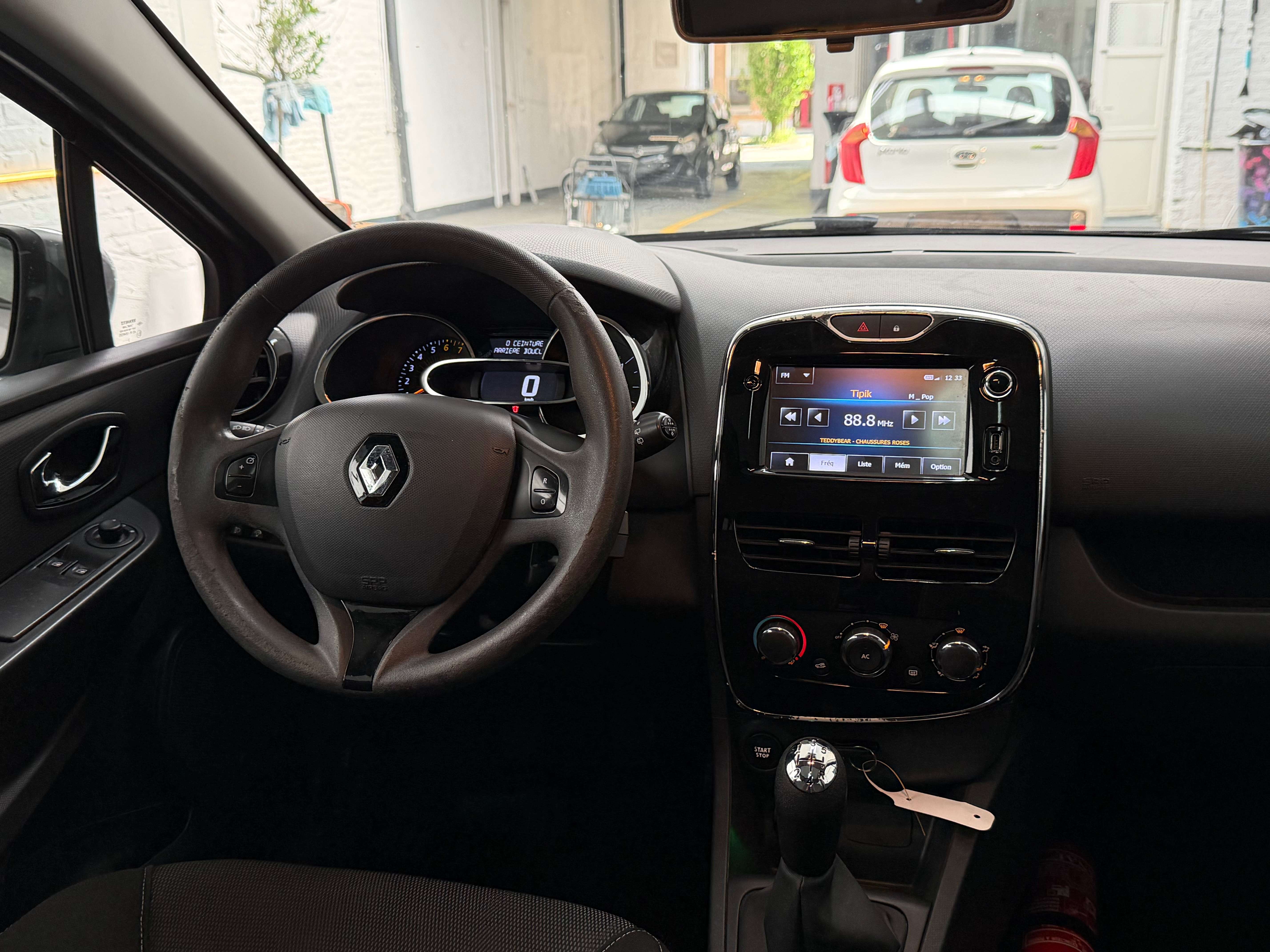 Renault Clio 1.2i - Toit Panoramique - Gps - Airco - Garantie 12 mois