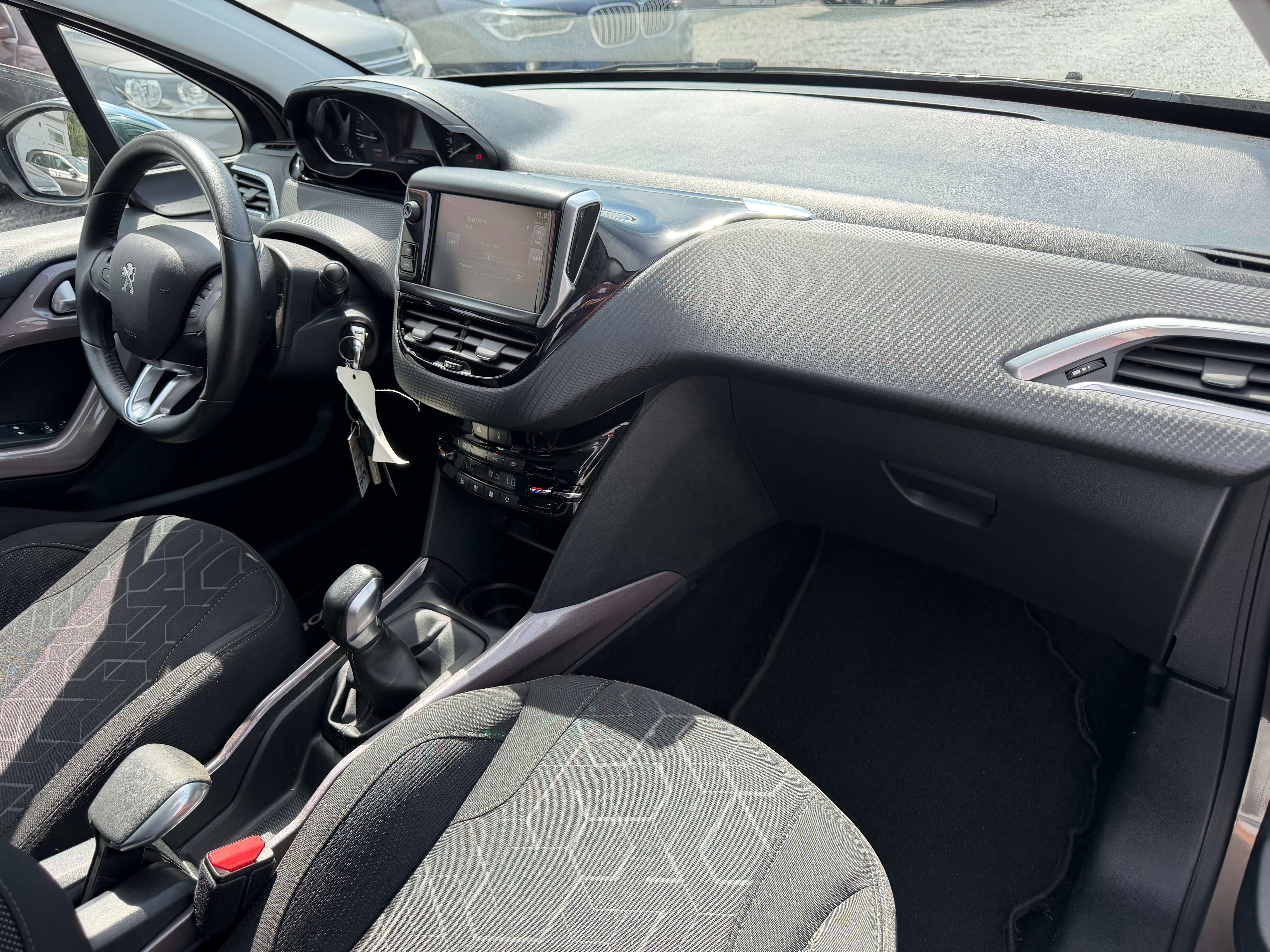 Peugeot 2008 1.2i - Navigation - 46.000km !!! - Euro 6b