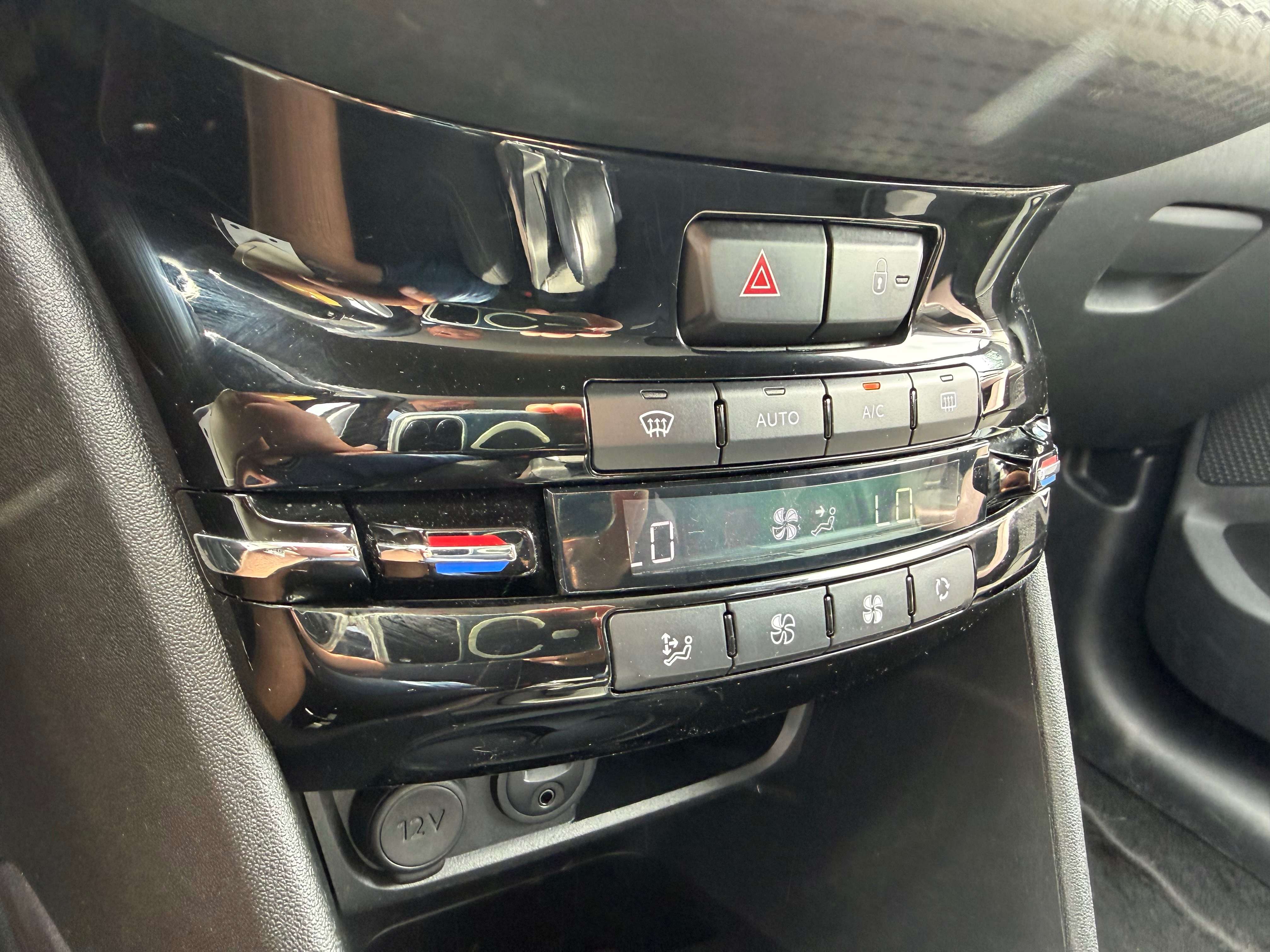 Peugeot 2008 1.2i - Navigation - 46.000km !!! - Euro 6b