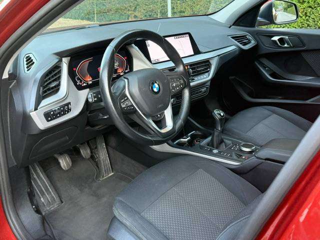 BMW 118 118i Sport Edition / 1er Main / Full Led / Front assist / Car-Play
