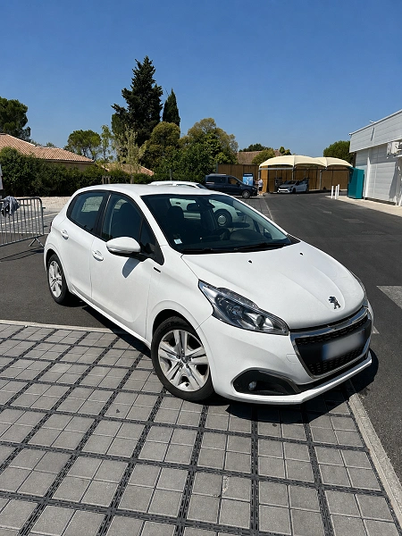 Peugeot 208 (2) 1.2 PURETECH 82 SIGNATURE 5P