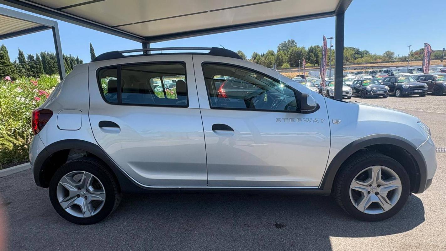Dacia Sandero SCe 75 Urban Stepway thumbnail