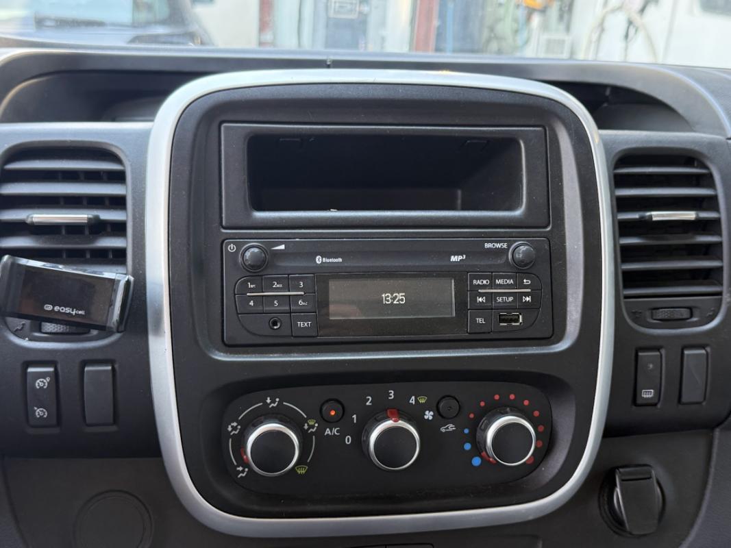 Renault Trafic VAN CAMPING PARADISIUM 2.0 DCI 120 SetS