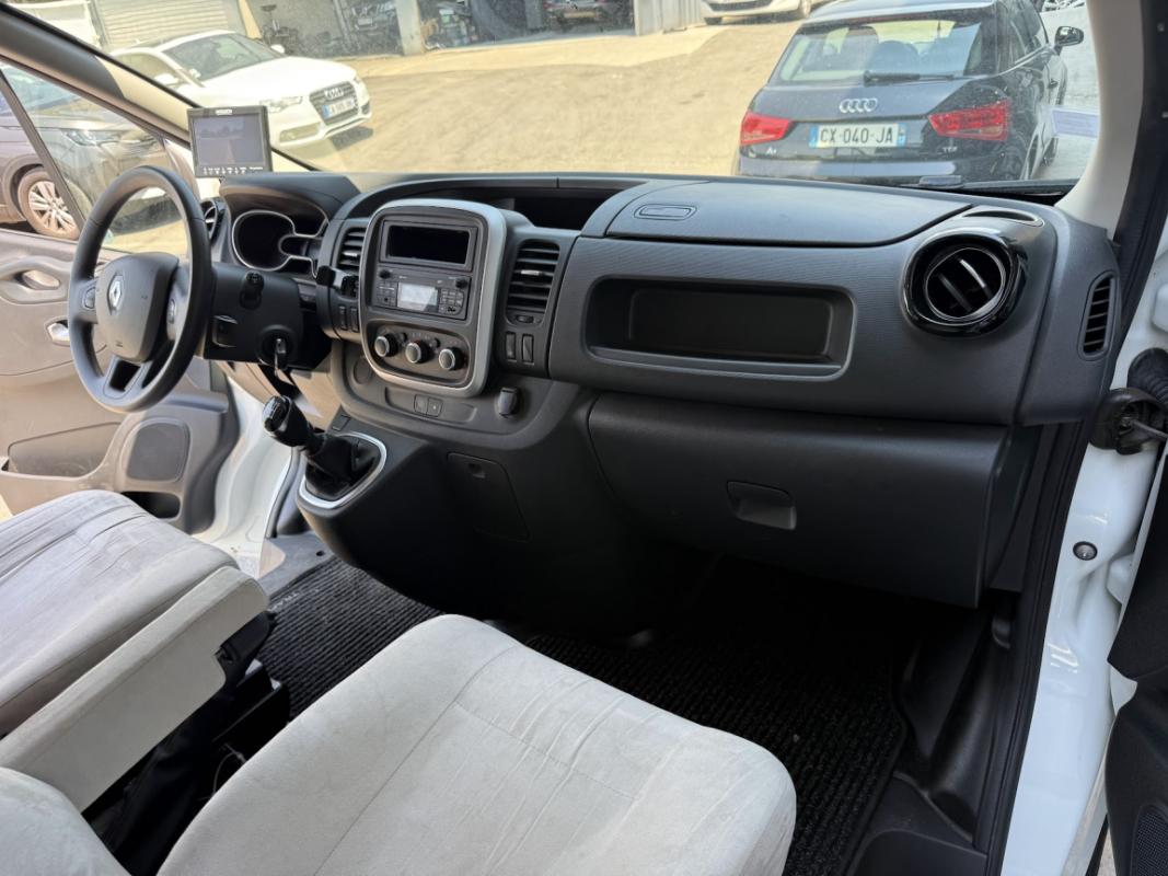 Renault Trafic VAN CAMPING PARADISIUM 2.0 DCI 120 SetS