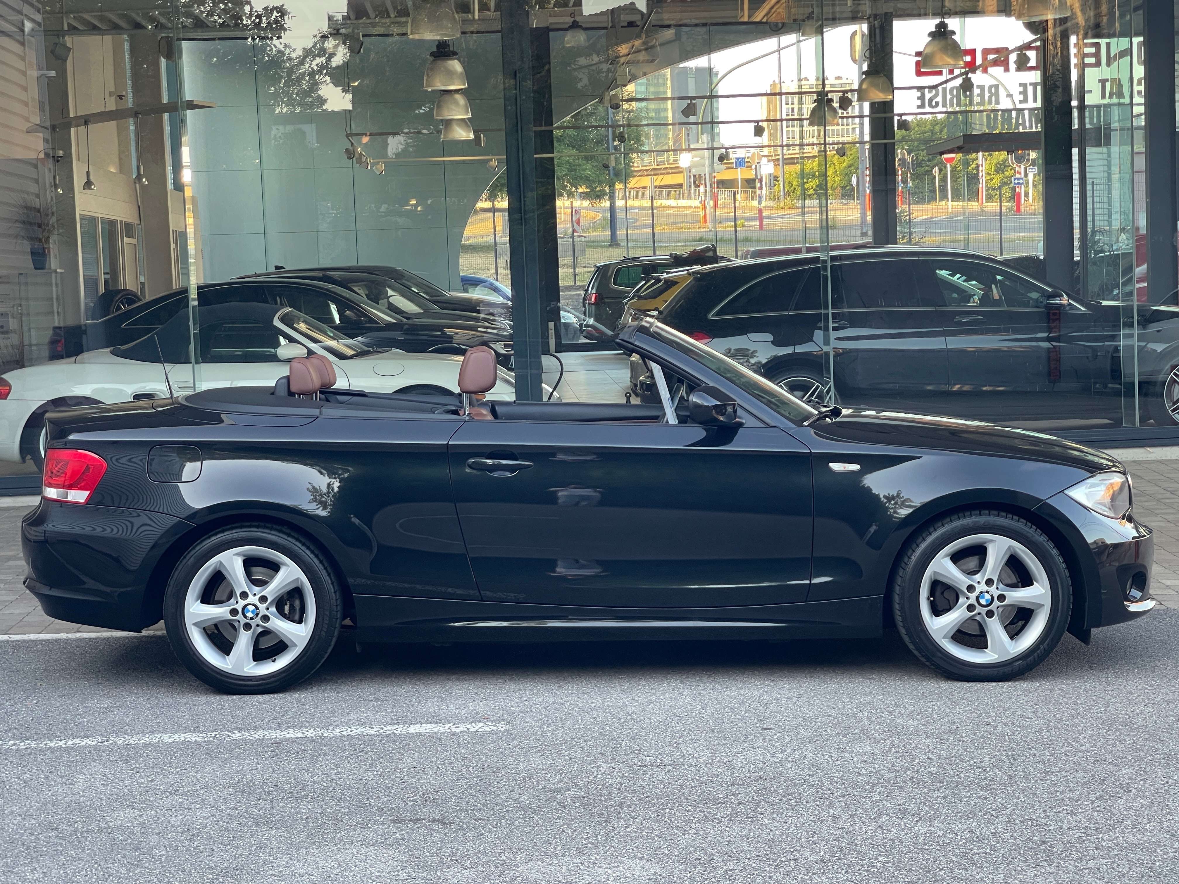 BMW 118 d Cabrio CUIR SPORT-AIRCO-CAPOTE ELEC-PDC-JA17P-GAR 12MOIS