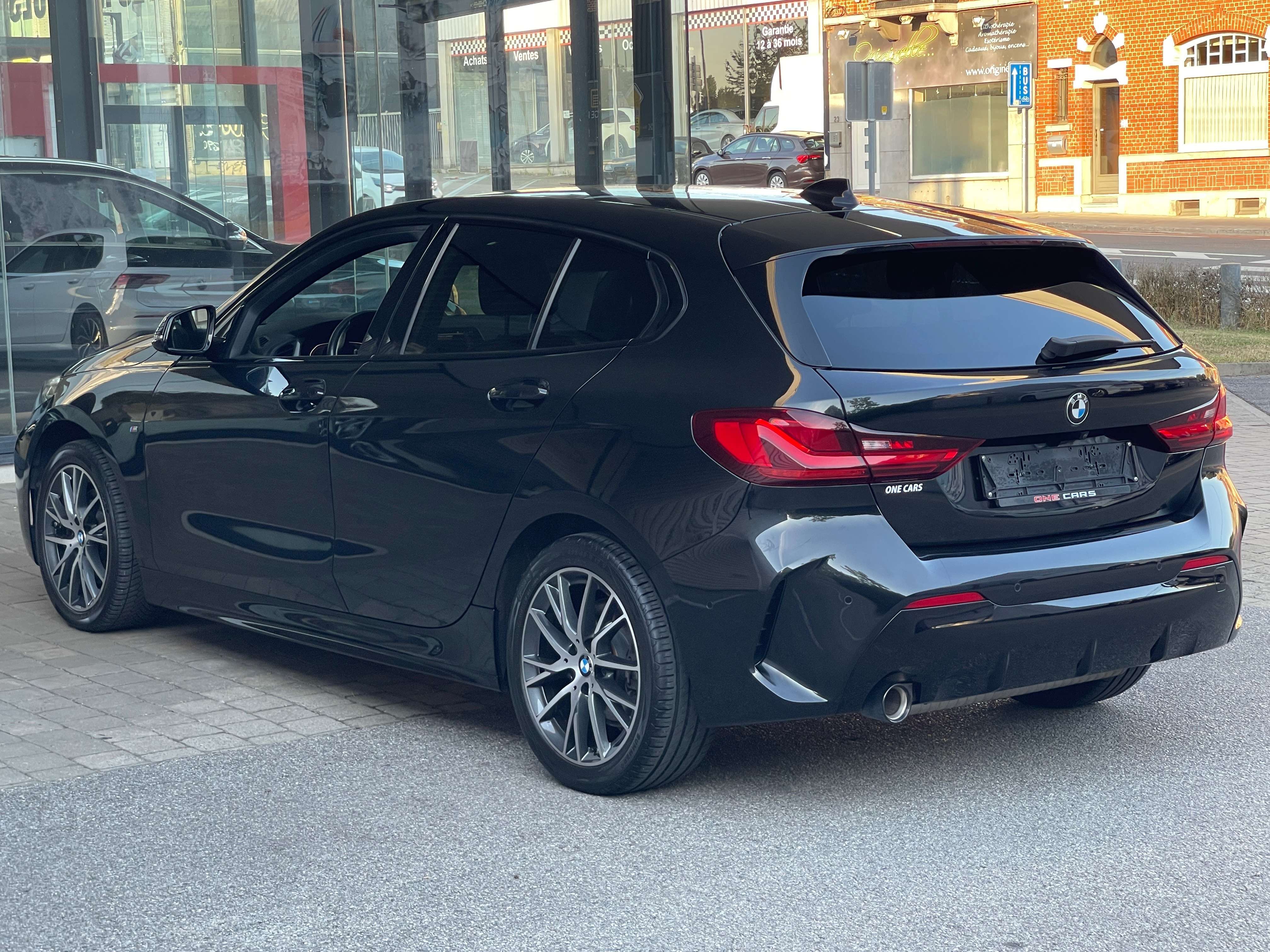 BMW 116 iA "PACK M" CAMERA-CARPLAY-COCKPIT-BIXENON-CUIR-GPS-GAR 12MOIS
