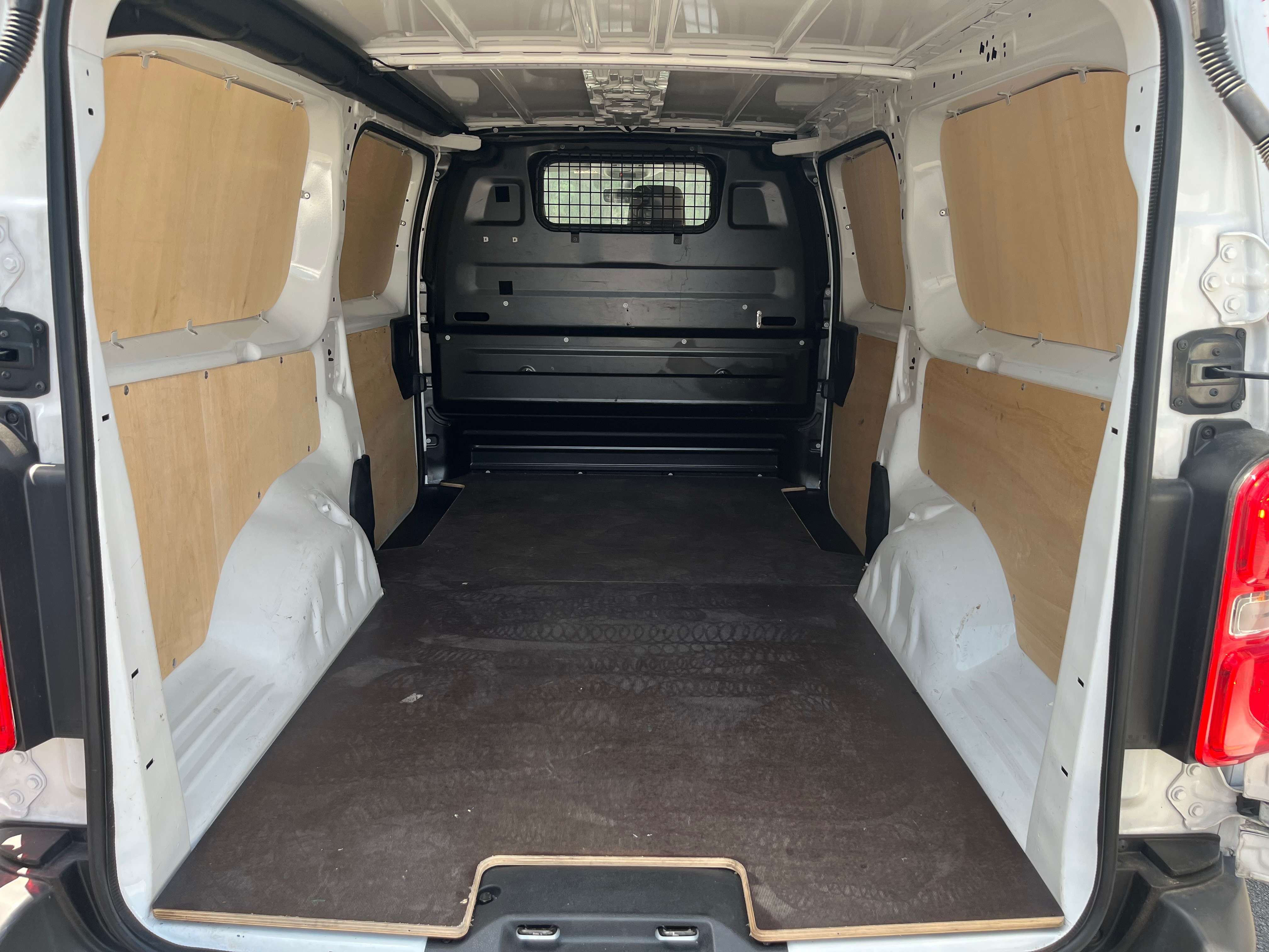 Opel Vivaro L3H1-AIRCO- DB DEUREN-PORTES -13.180€+BTW+TVA