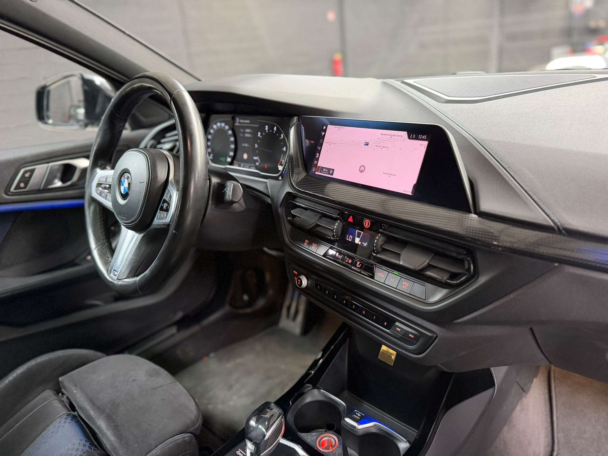 BMW 118 iA * PACK M * TOIT OUVRANT * CARPLAY * CAMERA * SIEGE SPORT * LED
