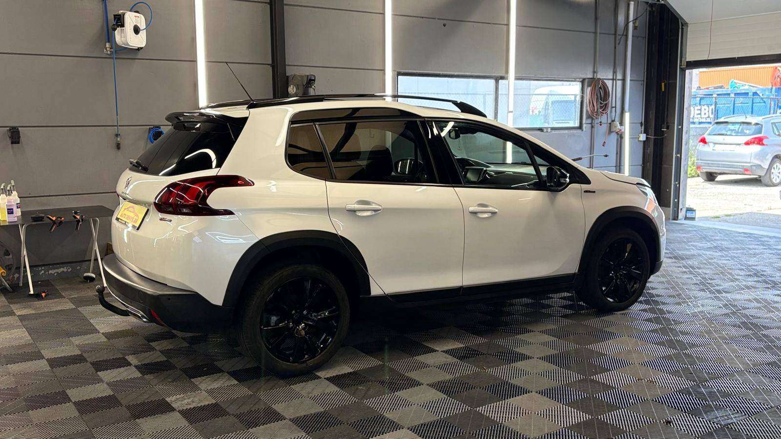 Peugeot 2008 benz. AUTOMATIQUE Euro 6 bj. 2019 126595km