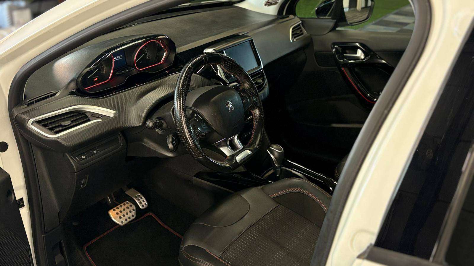 Peugeot 2008 benz. AUTOMATIQUE Euro 6 bj. 2019 126595km
