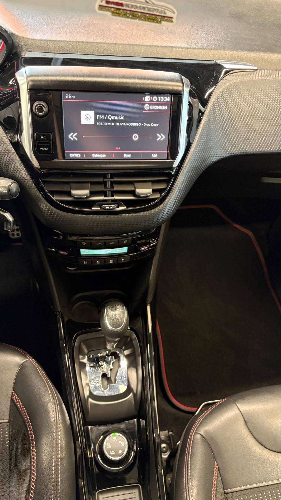 Peugeot 2008 benz. AUTOMATIQUE Euro 6 bj. 2019 126595km