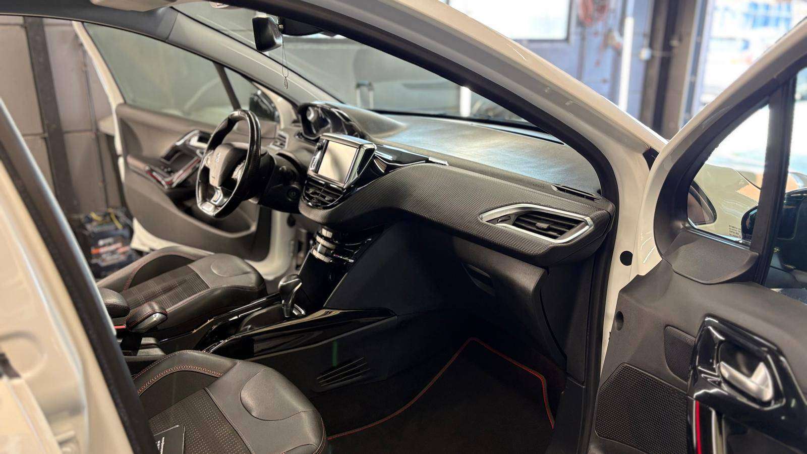 Peugeot 2008 benz. AUTOMATIQUE Euro 6 bj. 2019 126595km