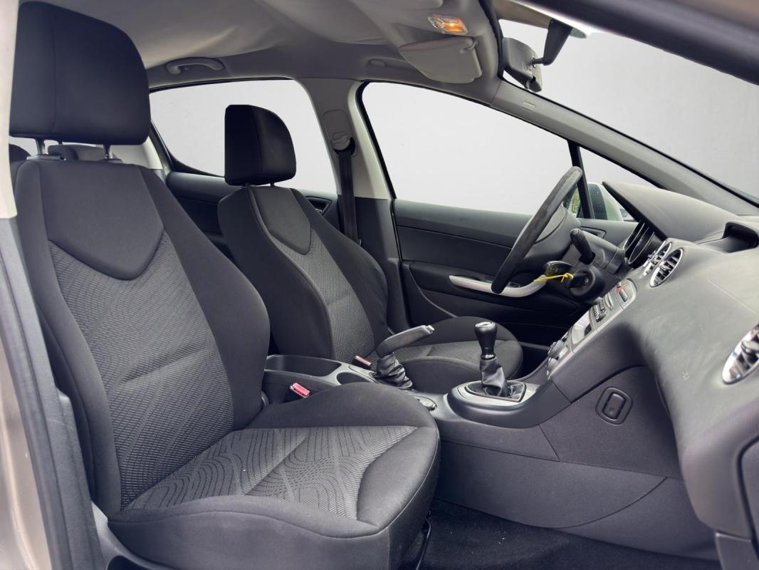 Peugeot 308 1.6 HDi 92ch FAP BLUE LION Pack Limited